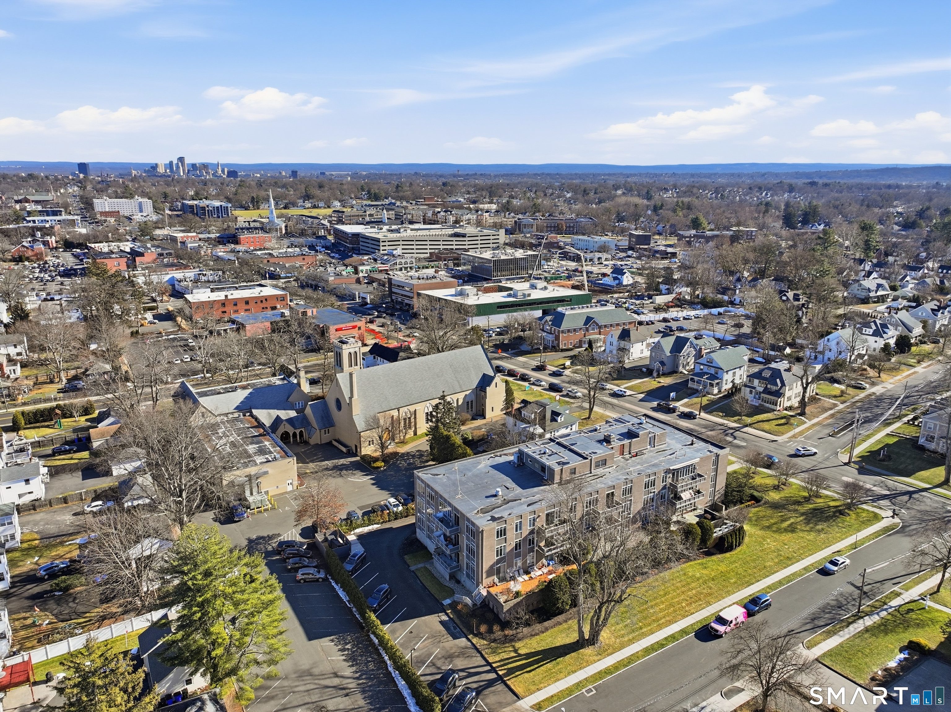 Homes for sale in West Hartford, CT | 1028 Farmington Ave #APT 3G, West Hartford, CT 06107 | MLS# 24148999