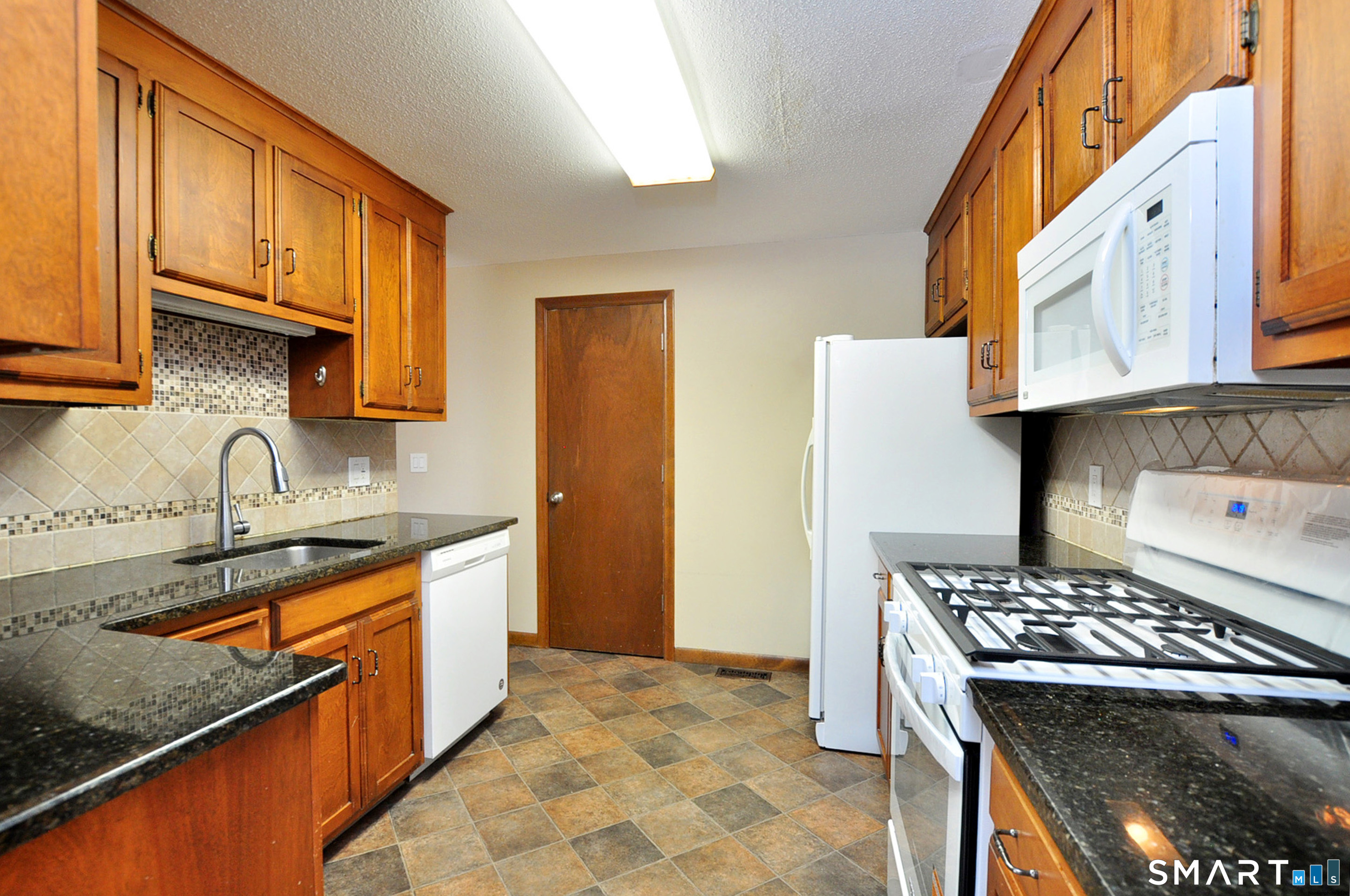 Photo 16 of 83 Oak Forest Drive, Manchester, CT