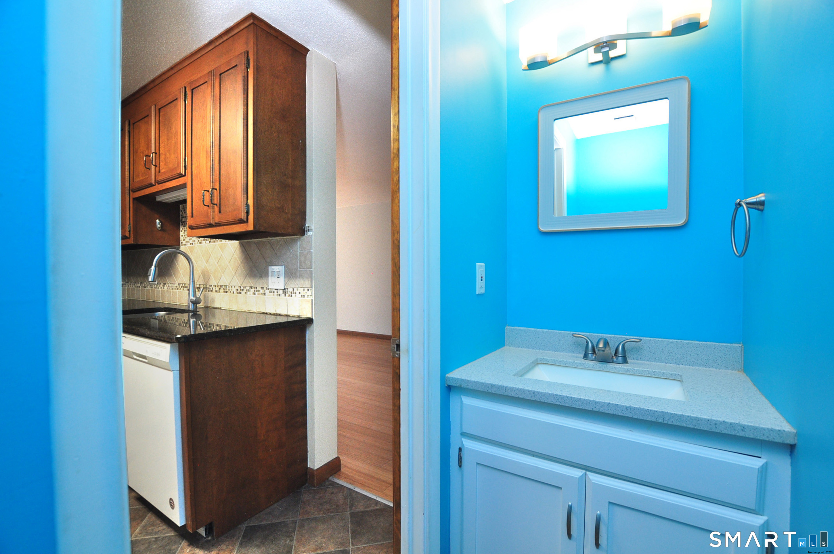 Photo 19 of 83 Oak Forest Drive, Manchester, CT