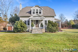 98 Comstock Hill Avenue