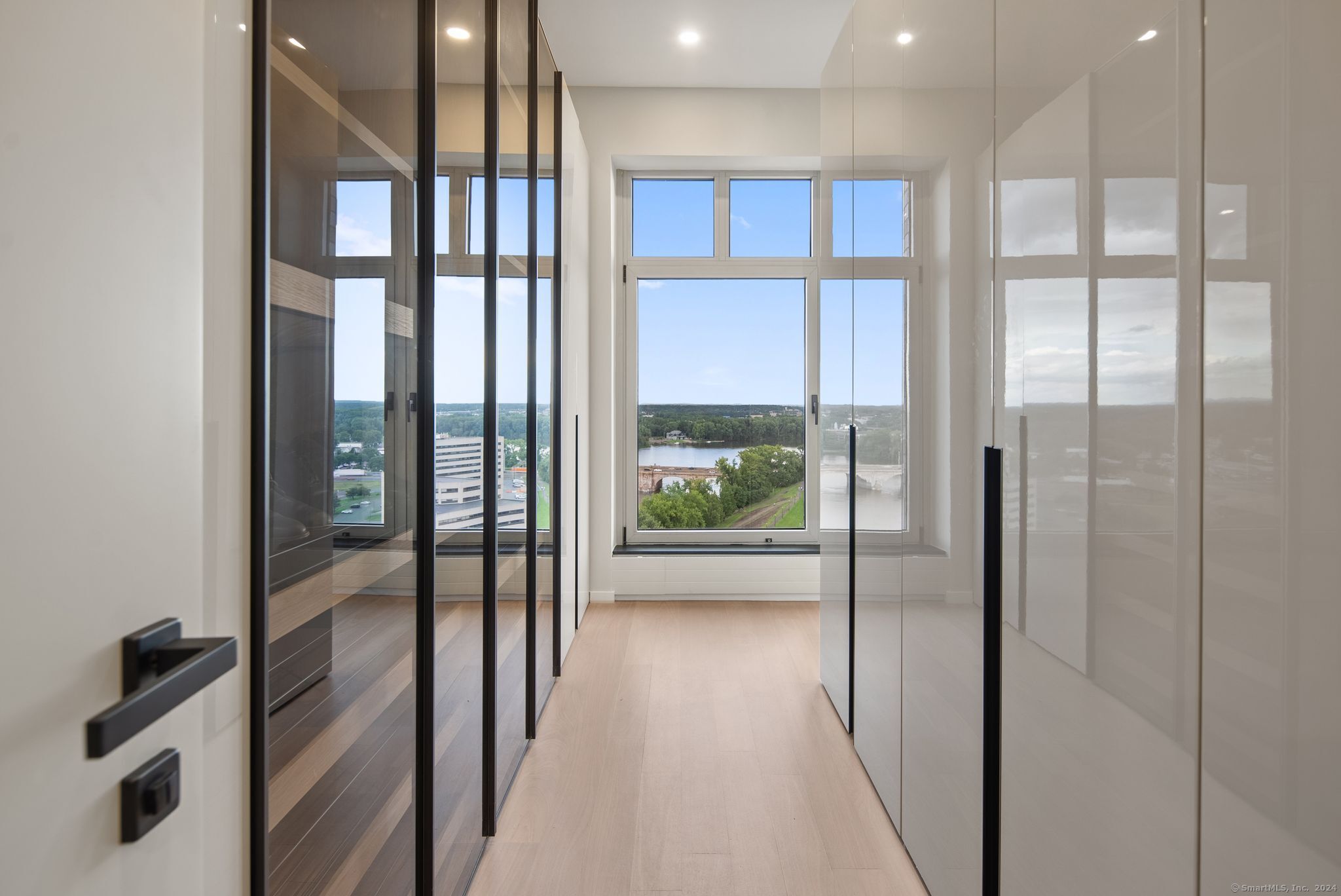 Photo 18 of 235 River Drive, East Hartford, CT