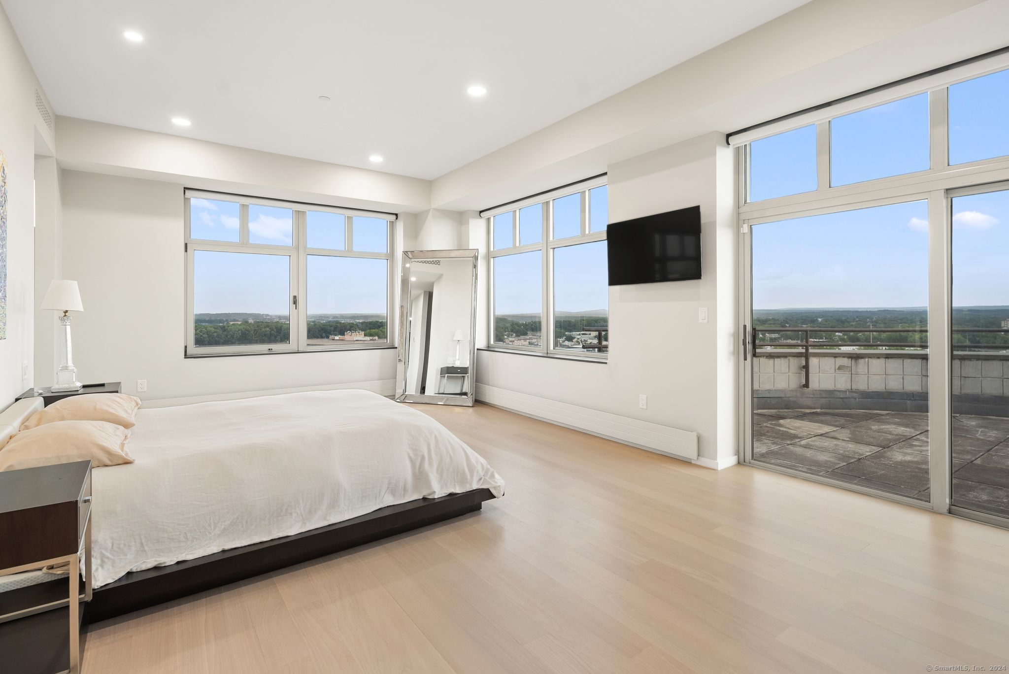 Photo 23 of 235 River Drive, East Hartford, CT