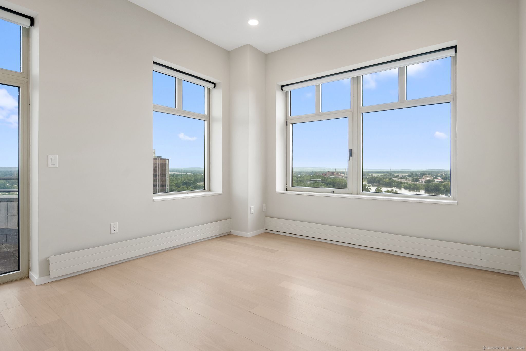 Photo 31 of 235 River Drive, East Hartford, CT