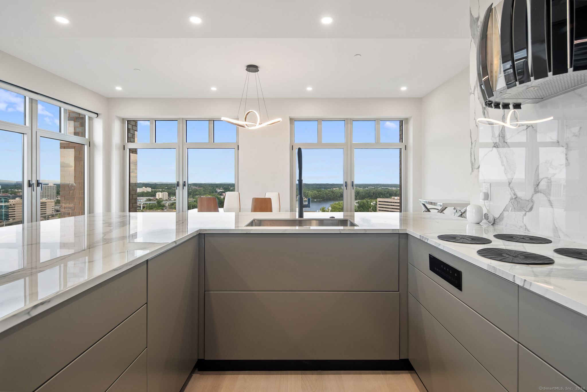 Photo 8 of 235 River Drive, East Hartford, CT