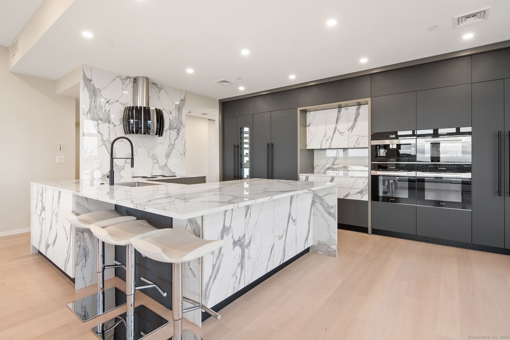 Photo 9 of 235 River Drive, East Hartford, CT