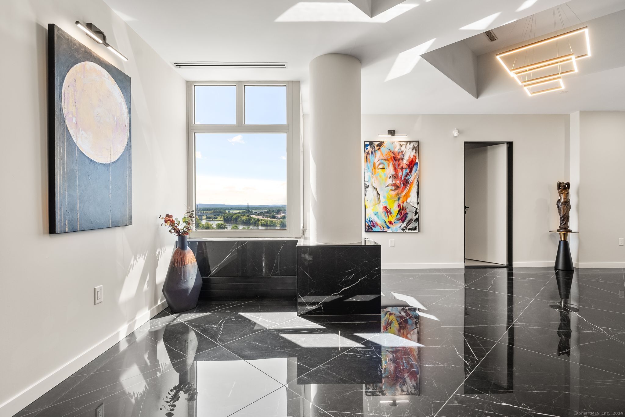 Photo 5 of 235 River Drive, East Hartford, CT