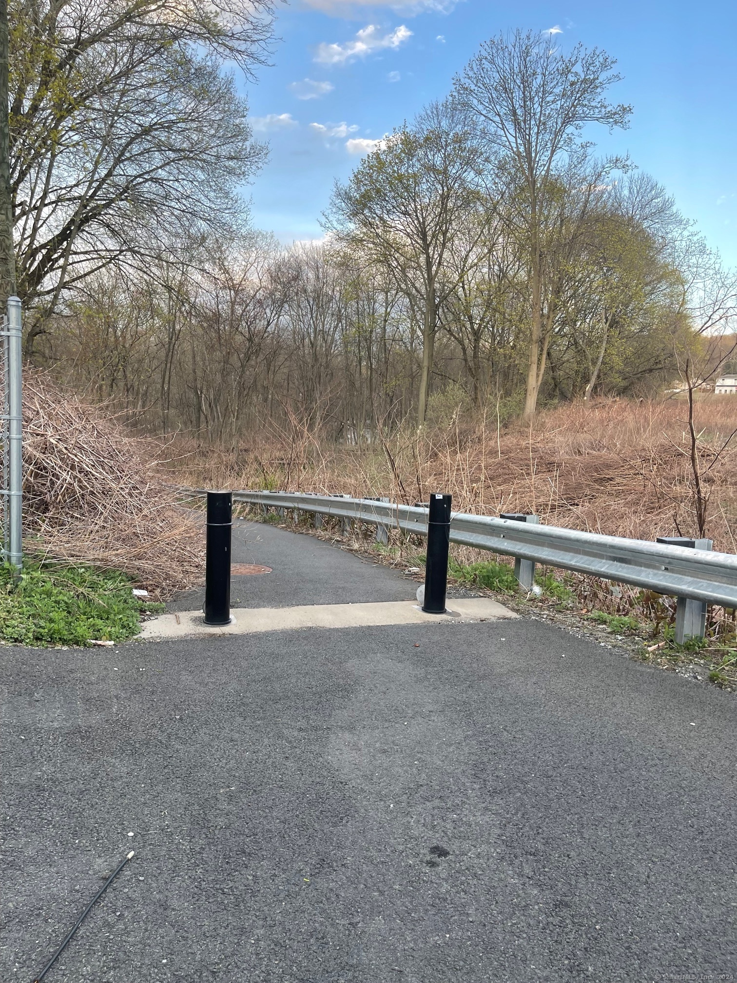 Homes for sale in Waterbury, CT | 35 Mountain Village Rd #16, Waterbury, CT 06706 | MLS# 24149847