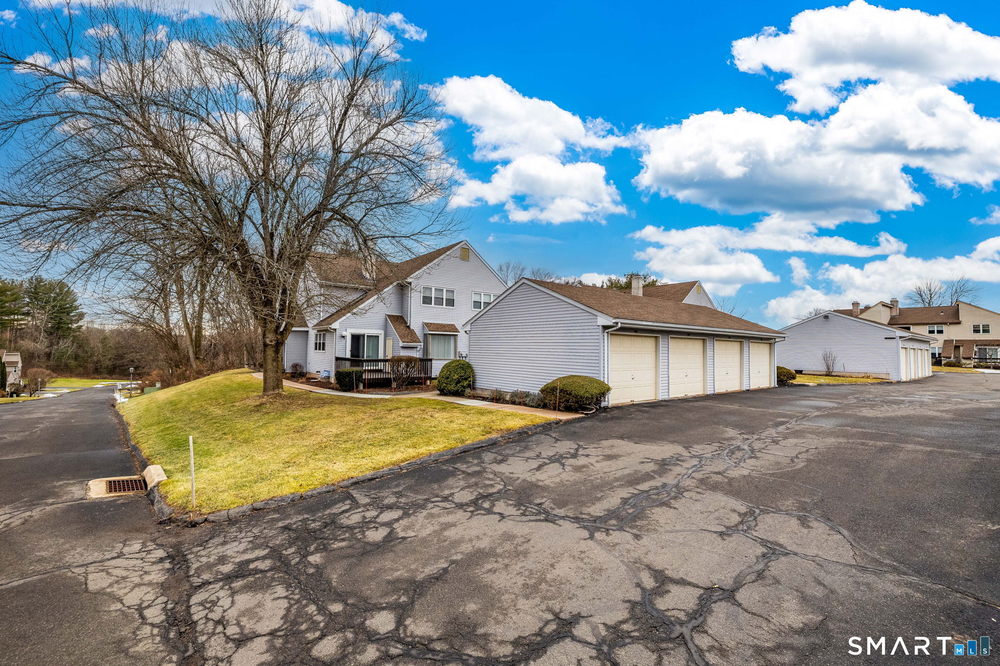 Photo 33 of 27 Folkstone Road, East Windsor, CT