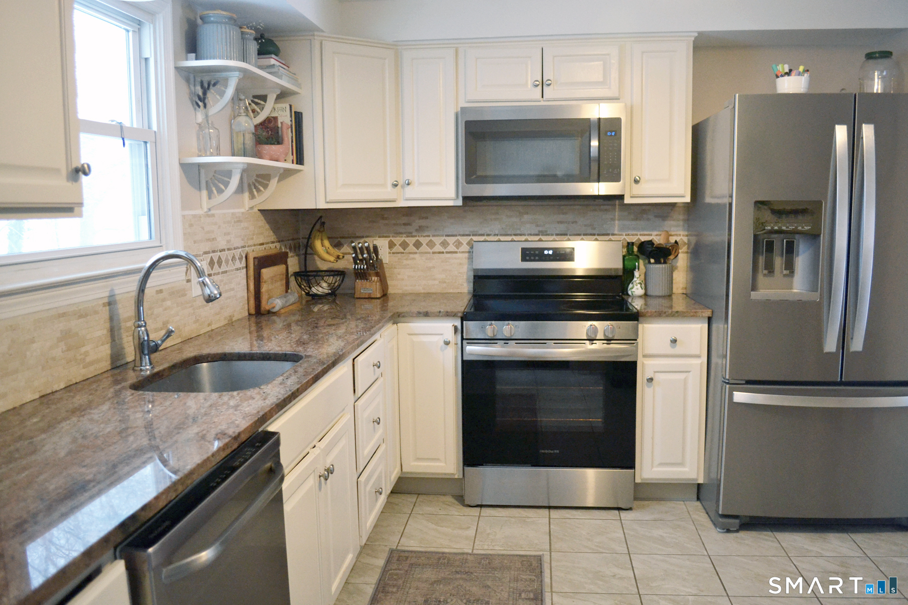 Photo 5 of 238 Willowcrest Drive, Windsor, CT