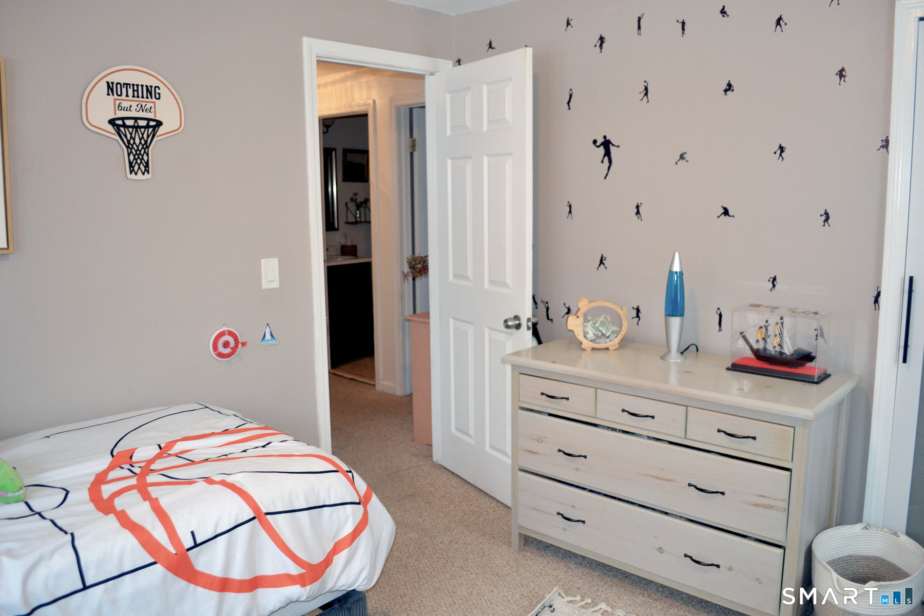 Photo 12 of 238 Willowcrest Drive, Windsor, CT