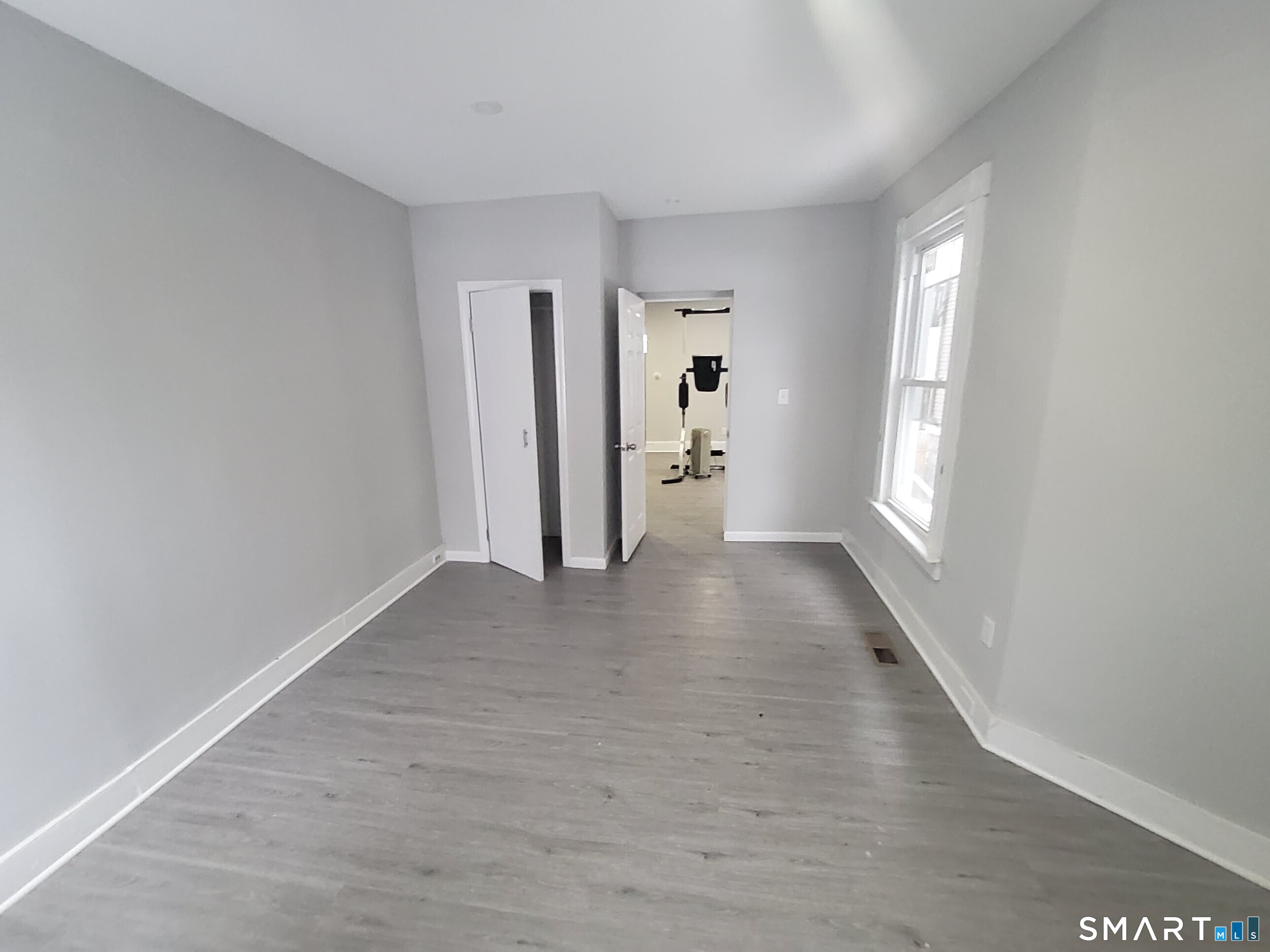 Photo 4 of 11 Ridgewood Street, Waterbury, CT