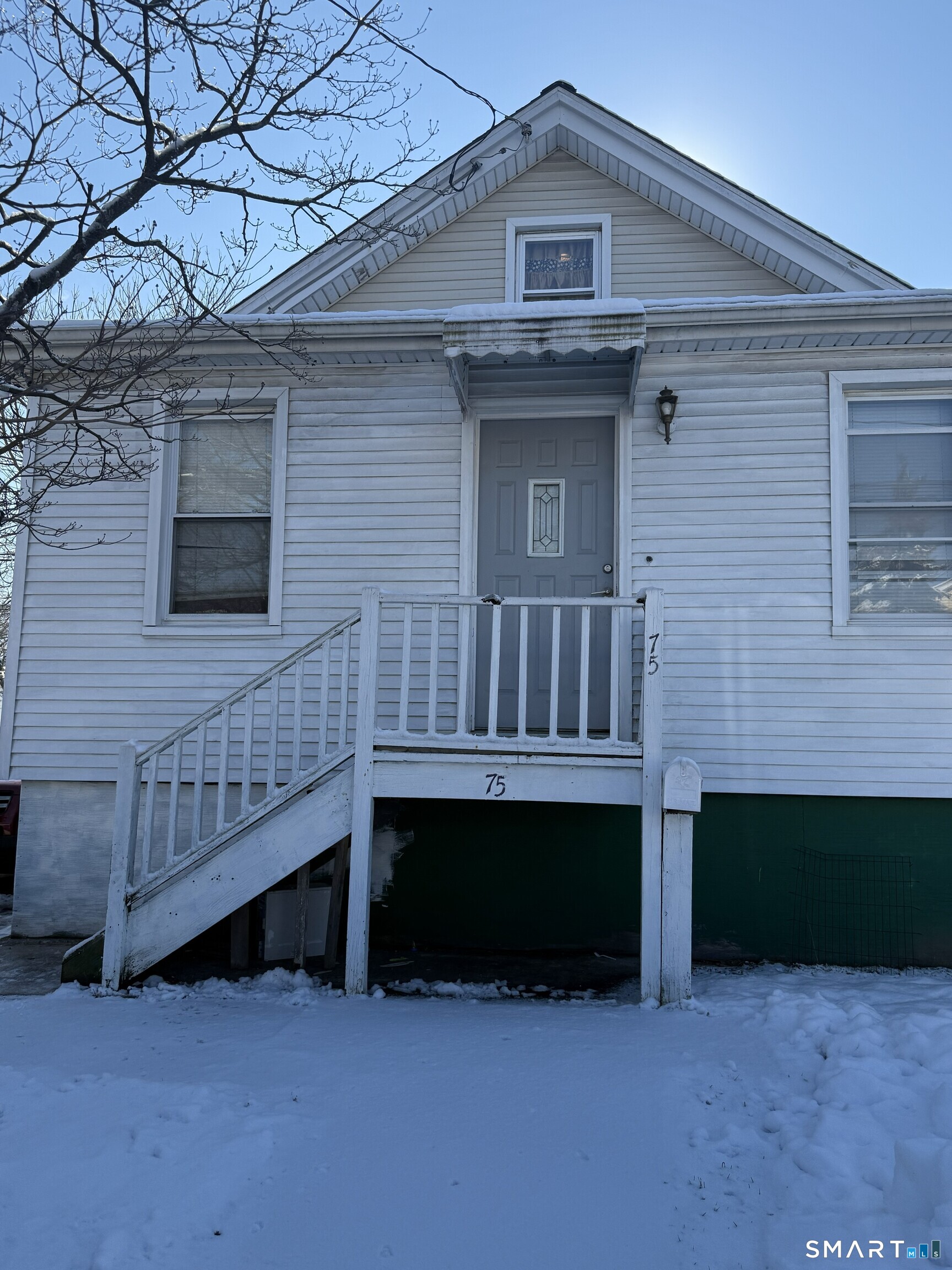 Homes for sale in Stamford, CT | 75 Frank St, Stamford, CT 06902 | MLS# 24149787