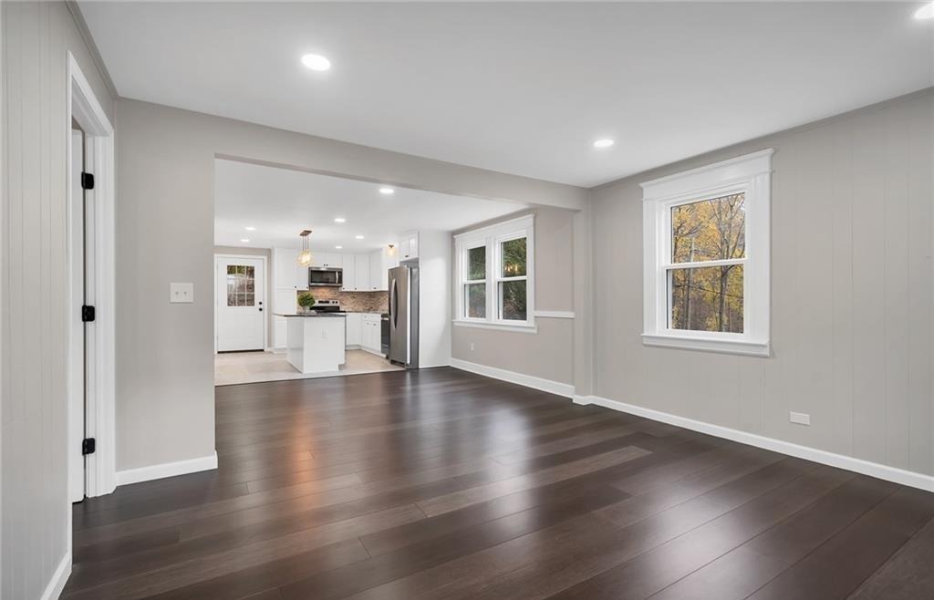 Photo 5 of 346 Middlebury Road, Middlebury, CT