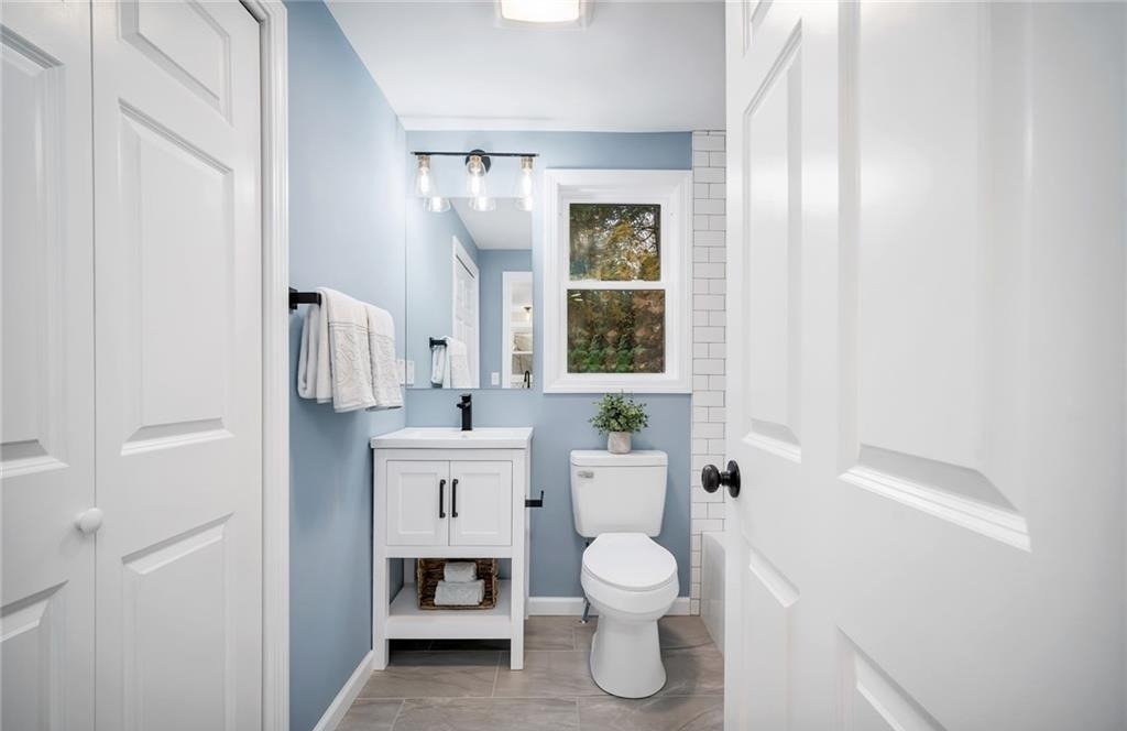 Photo 8 of 346 Middlebury Road, Middlebury, CT