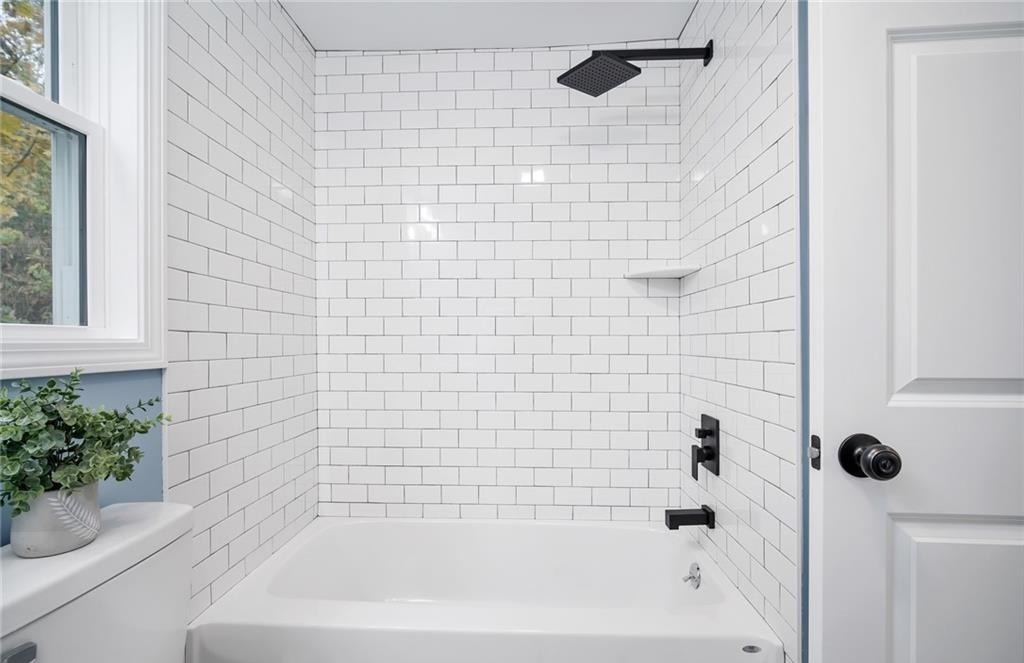 Photo 9 of 346 Middlebury Road, Middlebury, CT