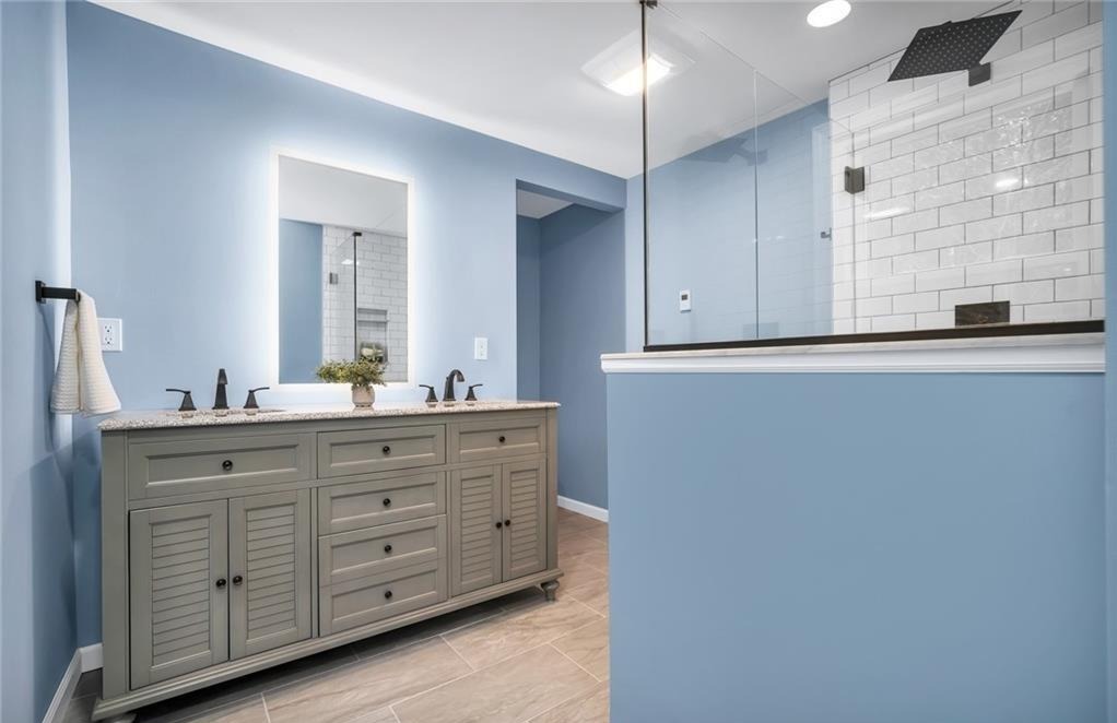 Photo 13 of 346 Middlebury Road, Middlebury, CT