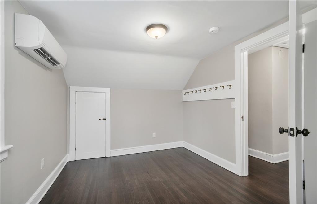 Photo 17 of 346 Middlebury Road, Middlebury, CT