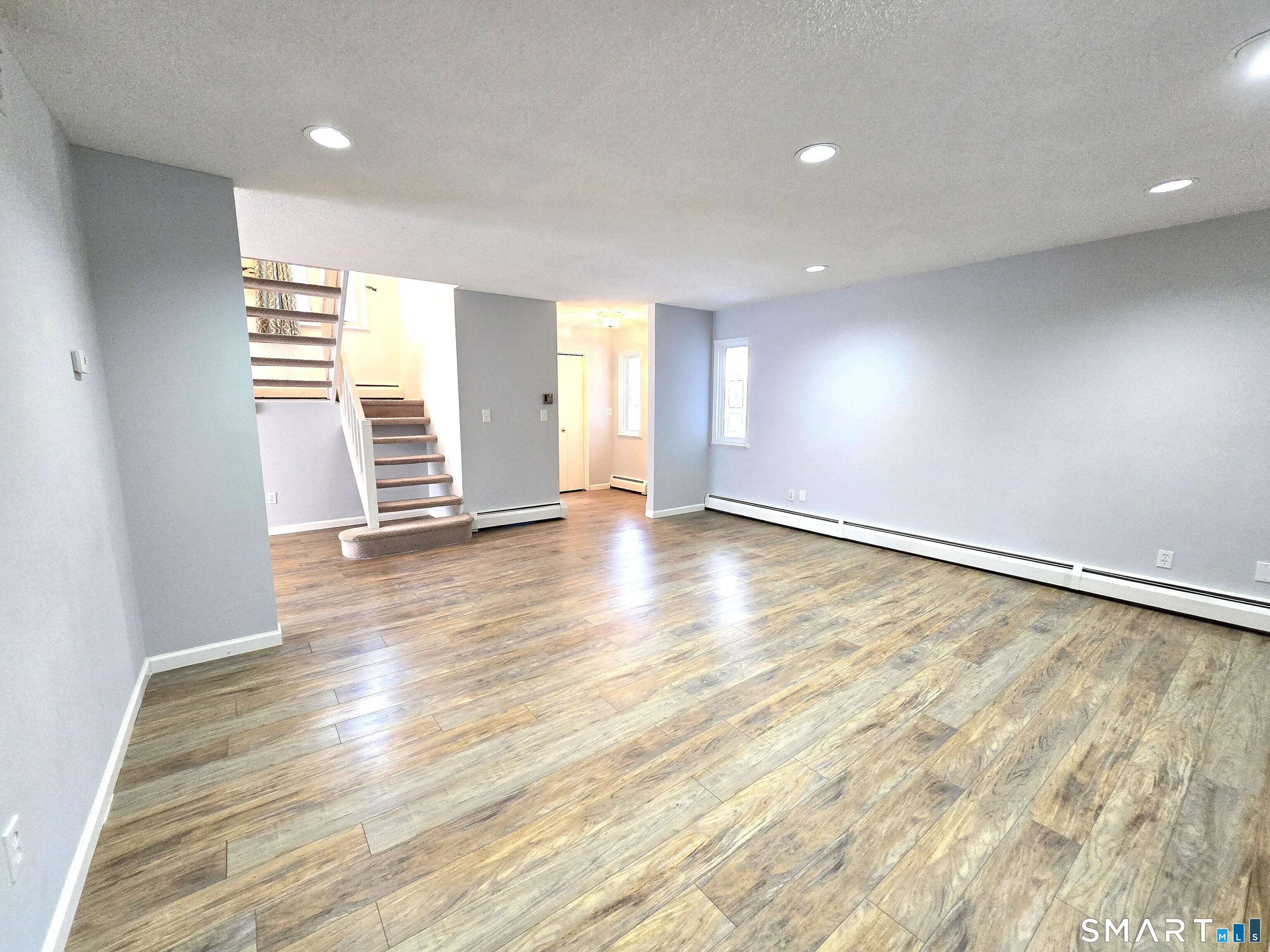 Photo 4 of 7 Staunton Court, Farmington, CT