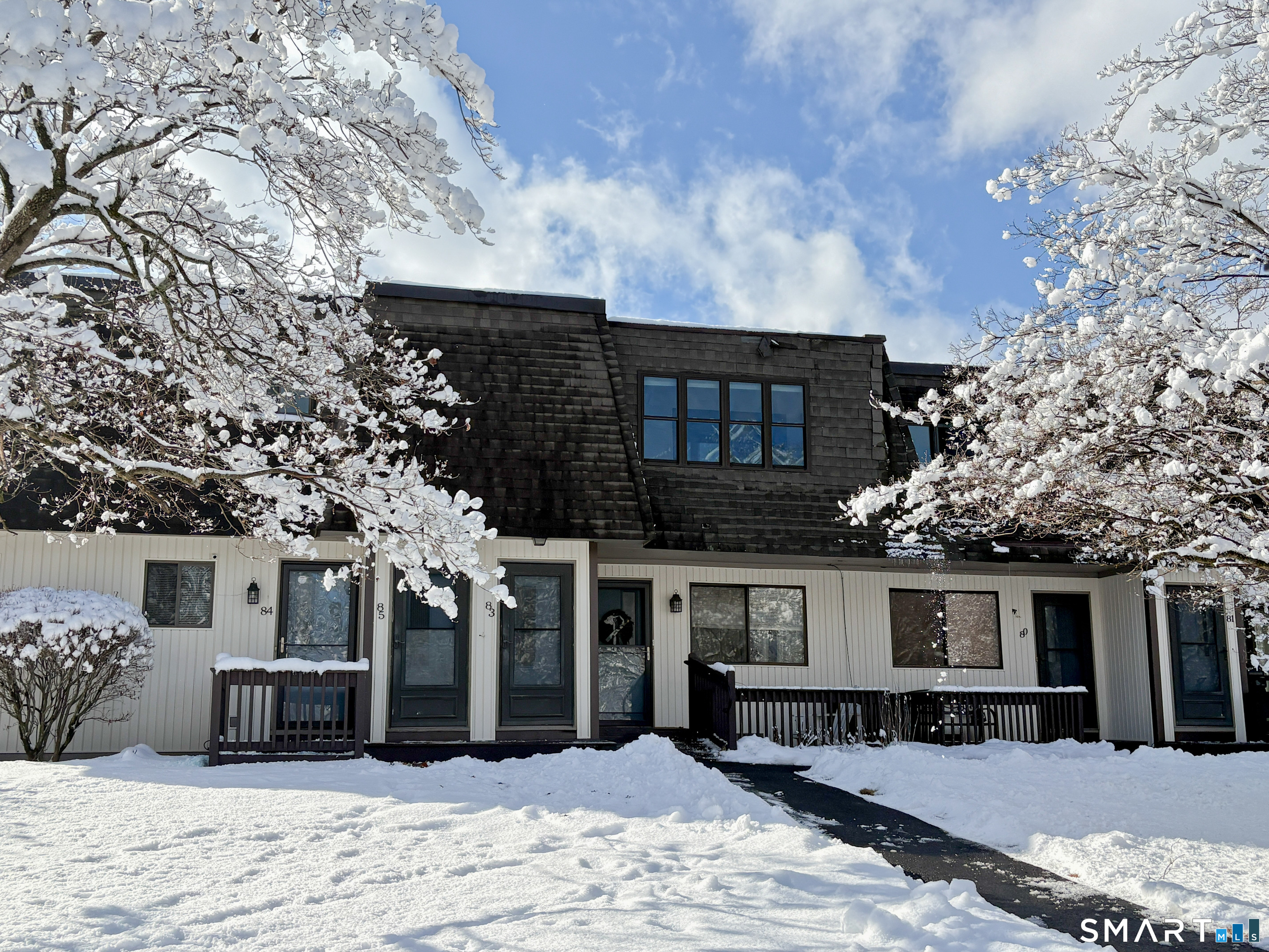 Homes for sale in Suffield, CT | 83 Landing Cir #83, Suffield, CT 06078 | MLS# 24148212