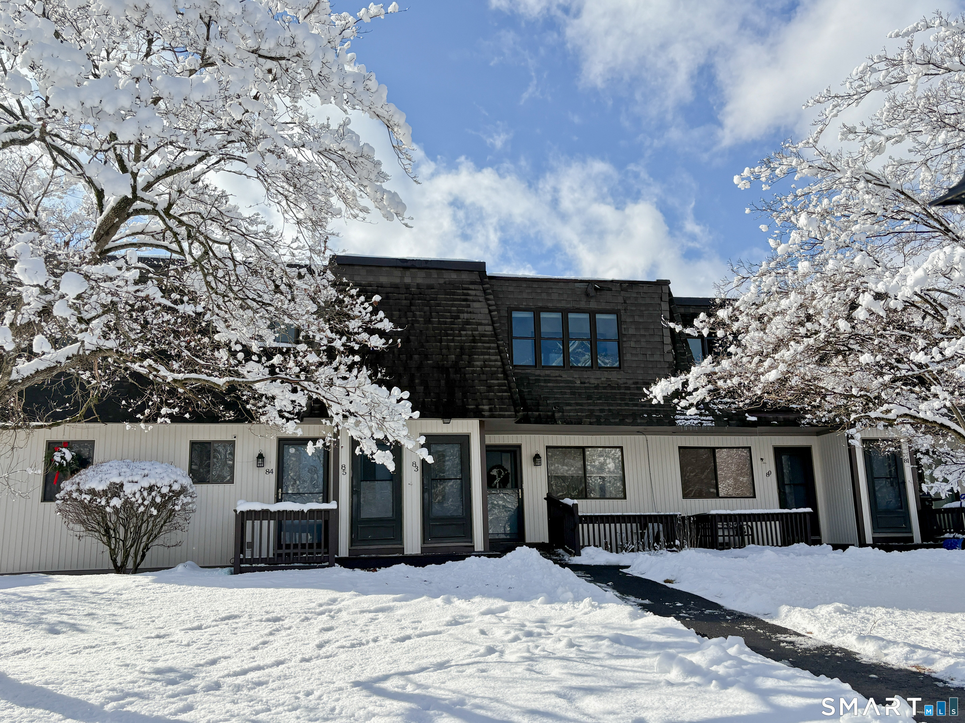 Homes for sale in Suffield, CT | 83 Landing Cir #83, Suffield, CT 06078 | MLS# 24148212