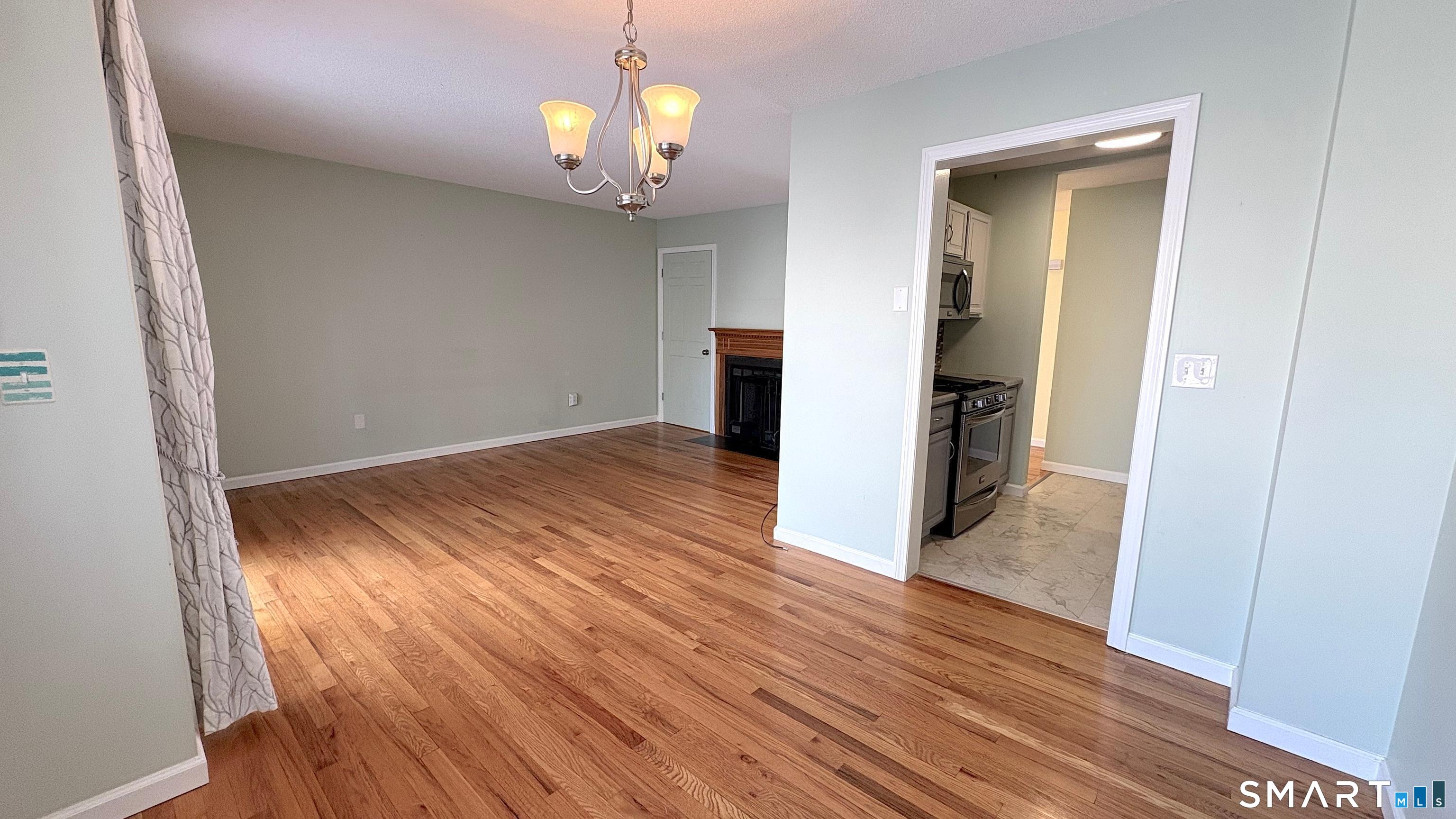 Photo 12 of 26 Julia Court, East Windsor, CT