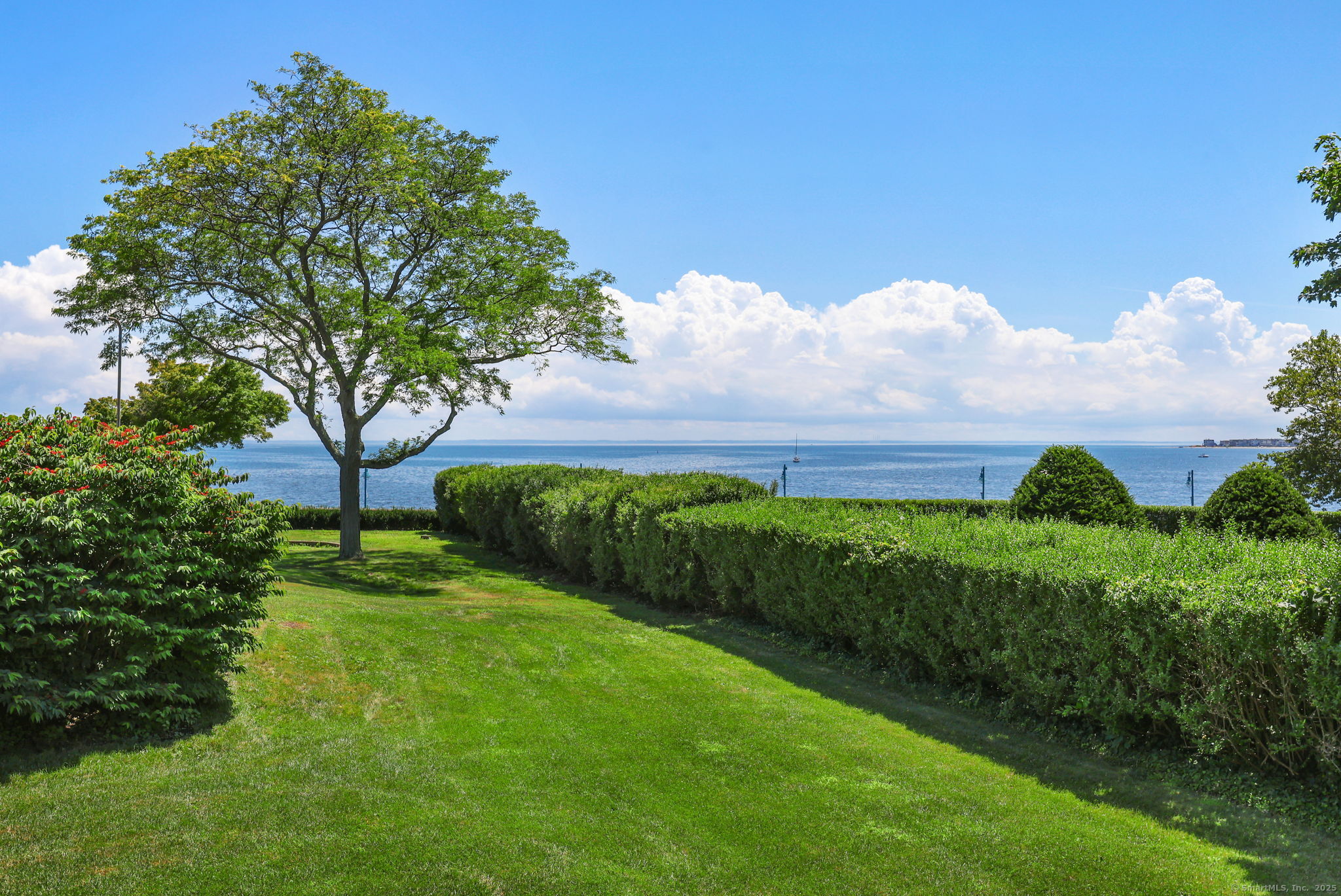 Homes for sale in Bridgeport, CT | 175 Battery Park Dr, Bridgeport, CT 06605 | MLS# 24150063