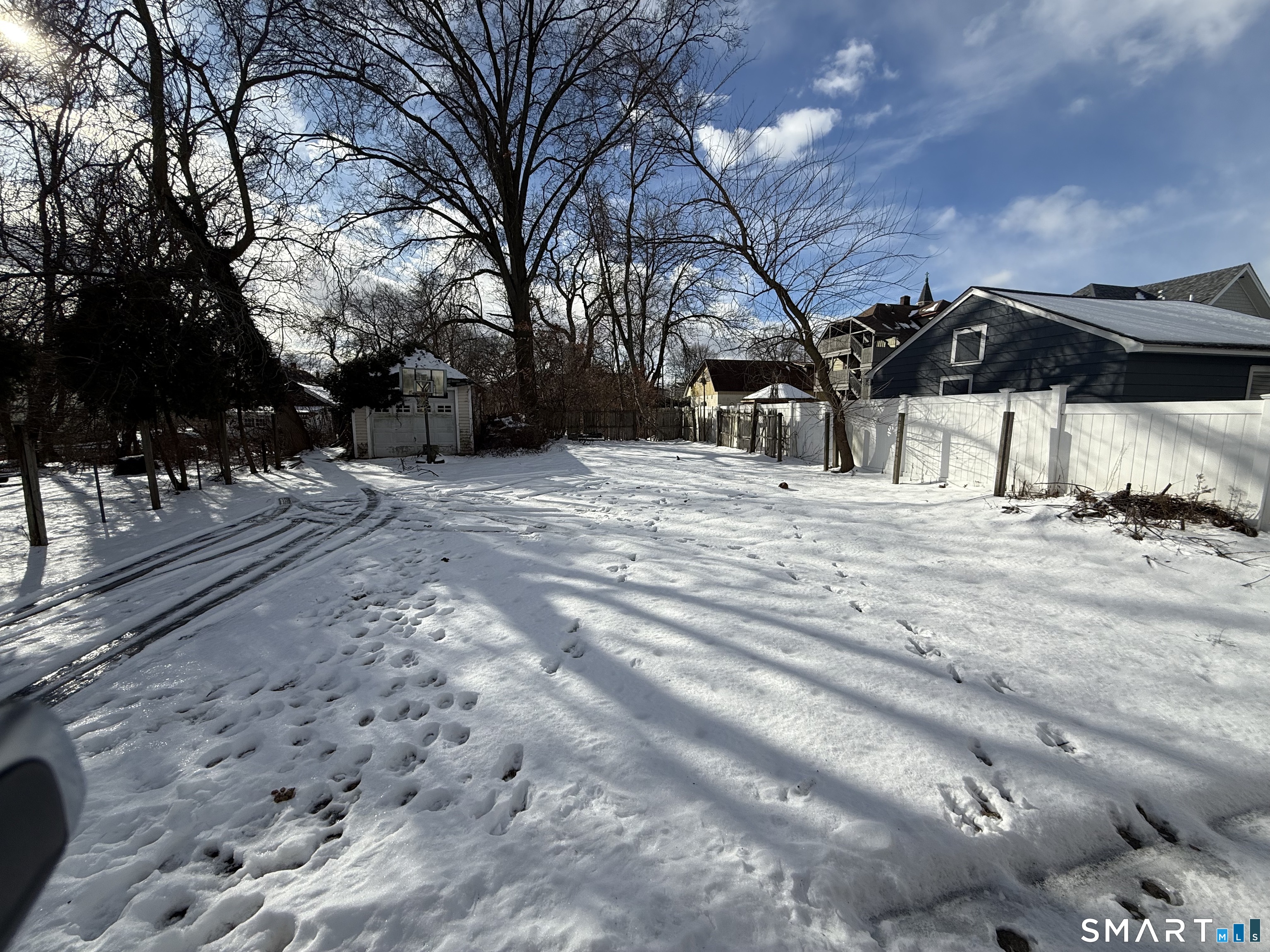 Homes for sale in Fairfield, CT | 187 Halley Ave, Fairfield, CT 06825 | MLS# 24148771