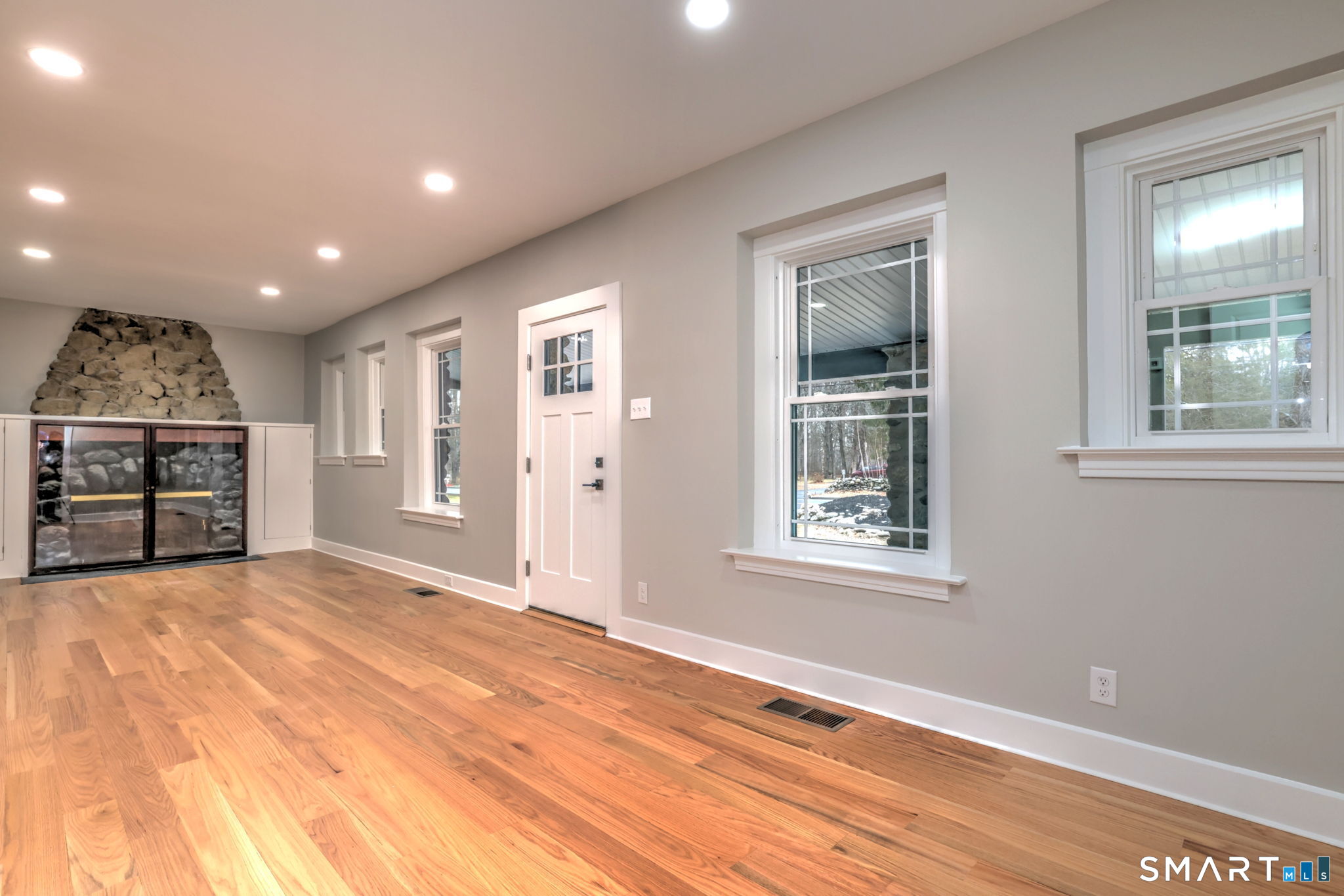 Photo 9 of 884 Grassy Hill Road, Orange, CT