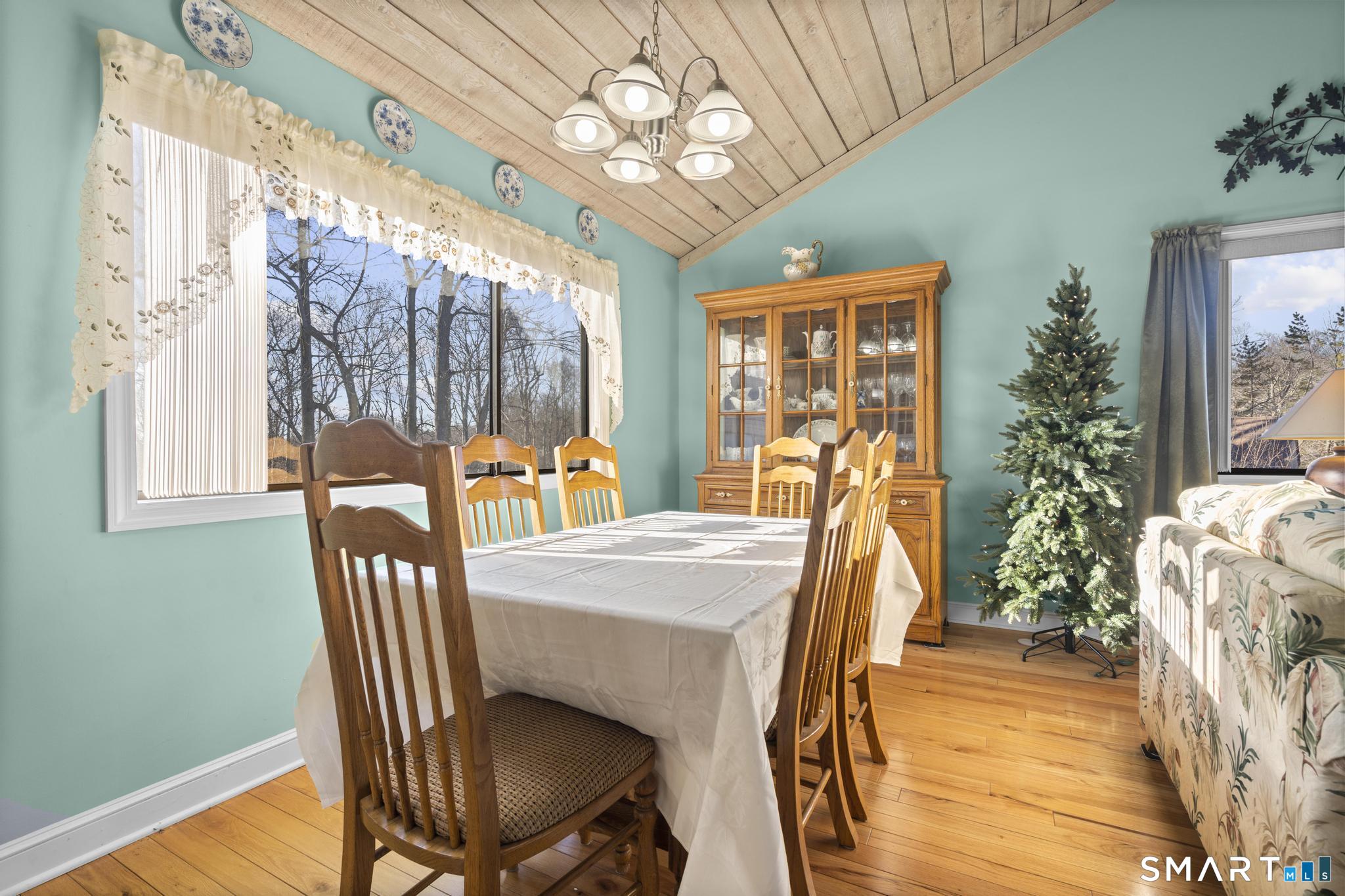 Homes for sale in Stratford, CT | 315 Navajo Ln #A, Stratford, CT 06614 | MLS# 24148423