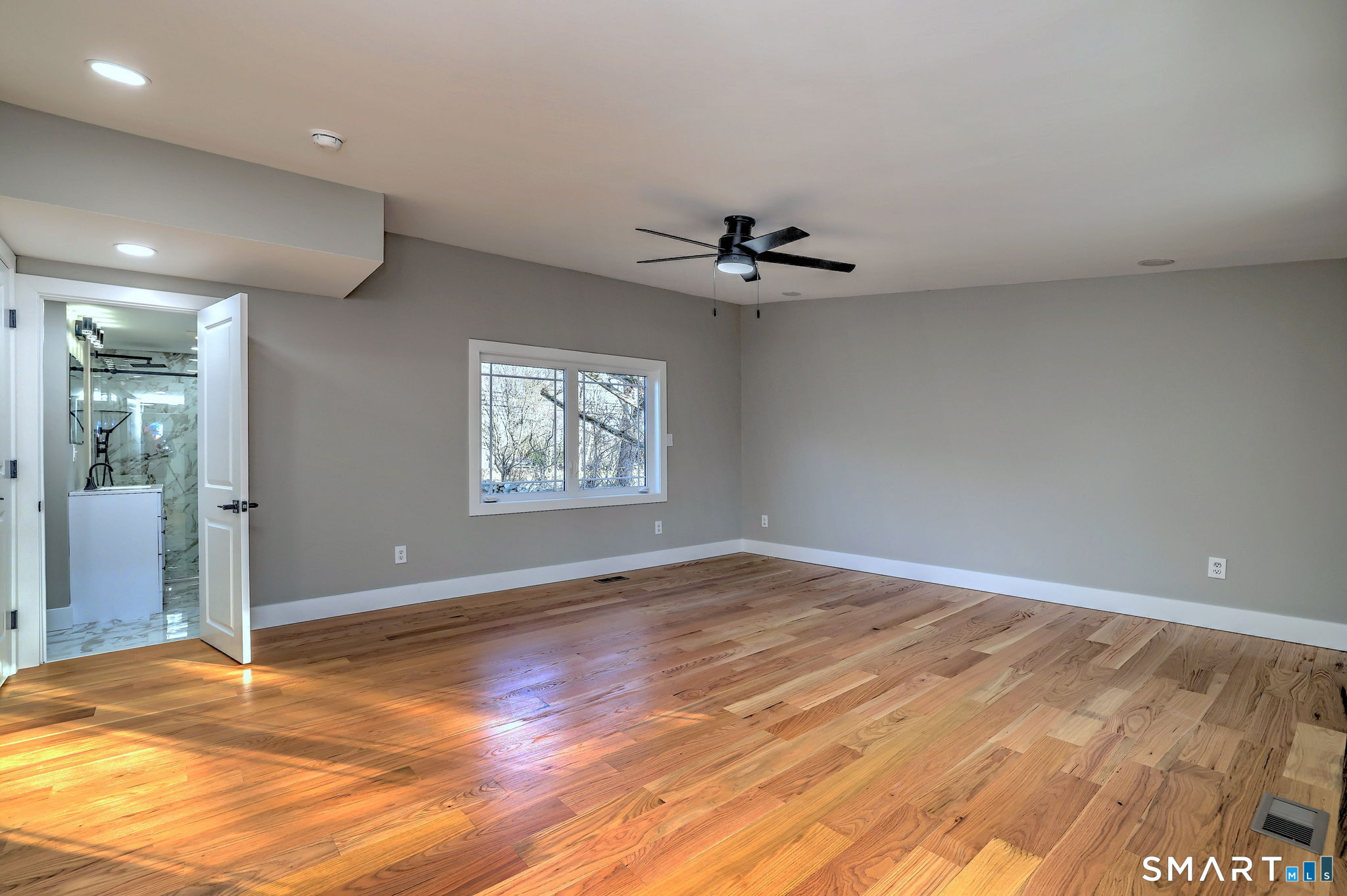 Photo 24 of 884 Grassy Hill Road, Orange, CT