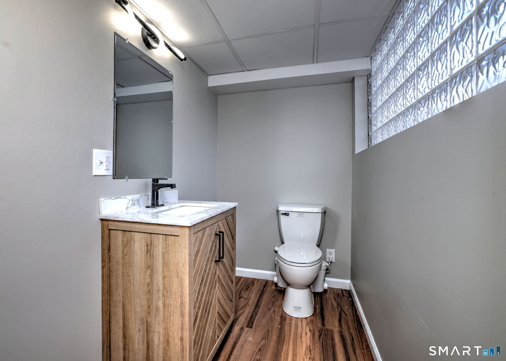 Photo 33 of 884 Grassy Hill Road, Orange, CT