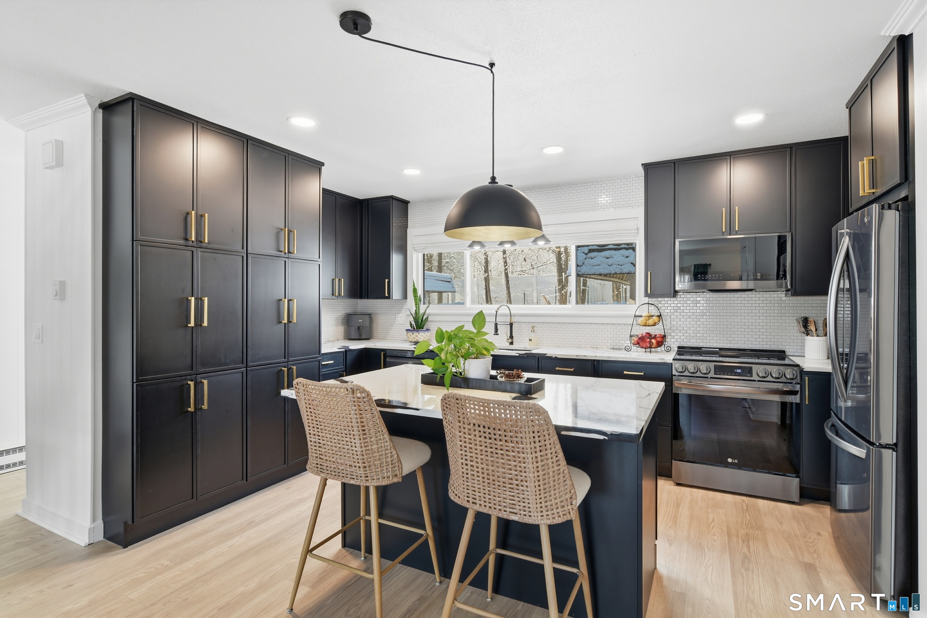 Homes for sale in Suffield, CT | 4 Pebblestone Cir #4, Suffield, CT 06078 | MLS# 24150124