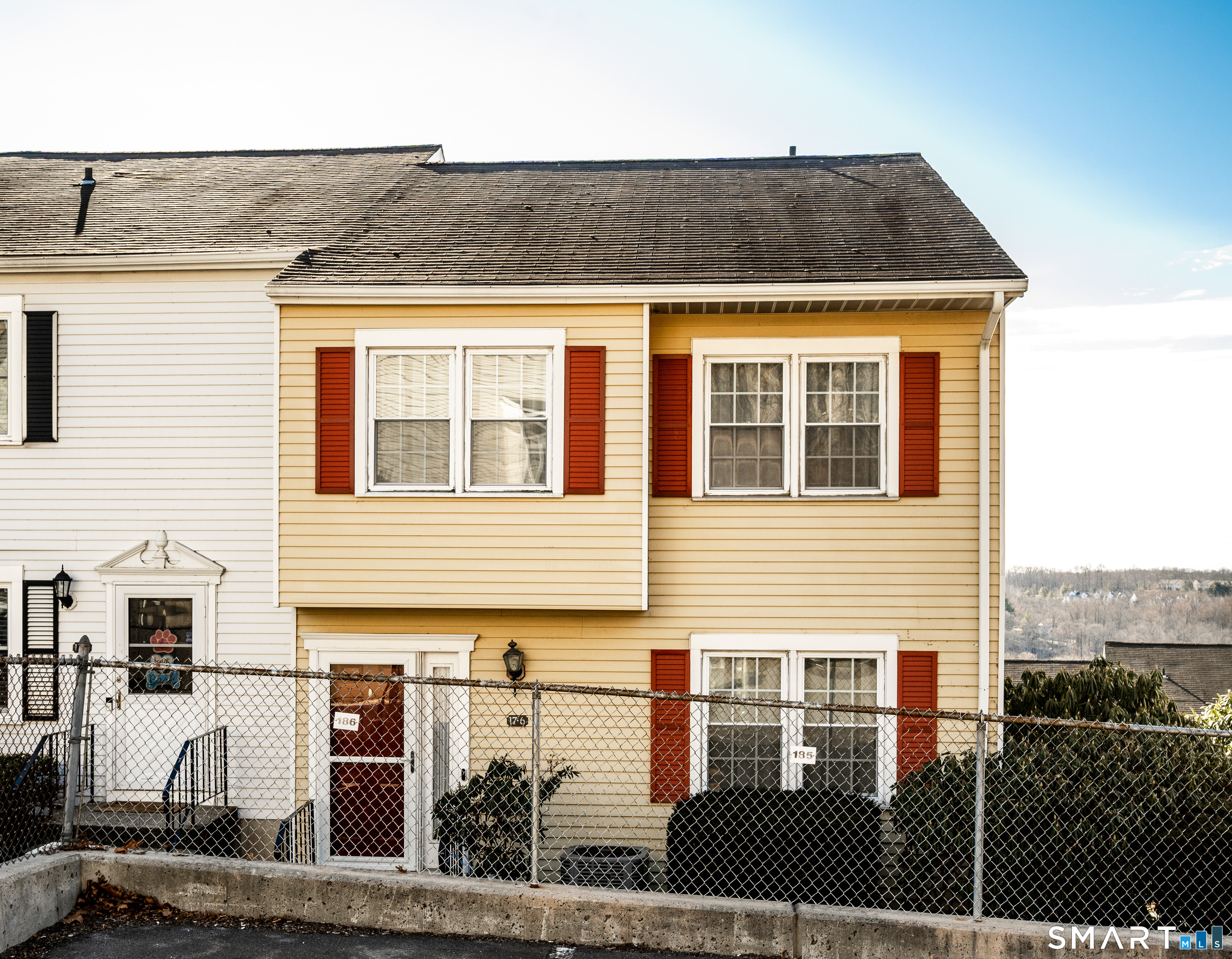 Homes for sale in Danbury, CT | 55 Mill Plain Rd #17-6, Danbury, CT 06811 | MLS# 24150108