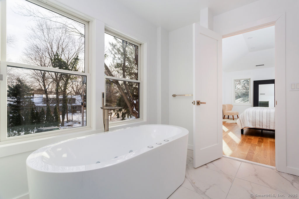 Photo 16 of 17 Maple Drive, Greenwich, CT