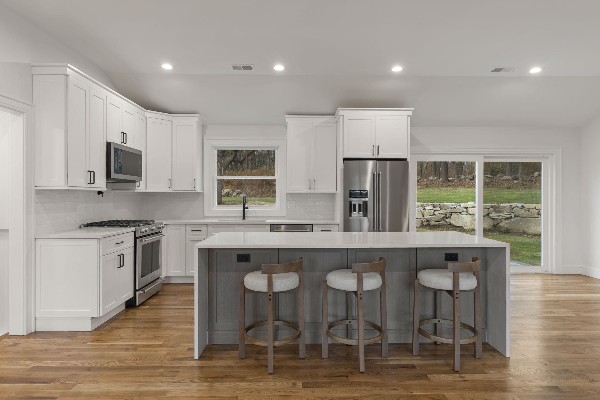 Photo 4 of 52 Curtis Road, Bridgewater, CT