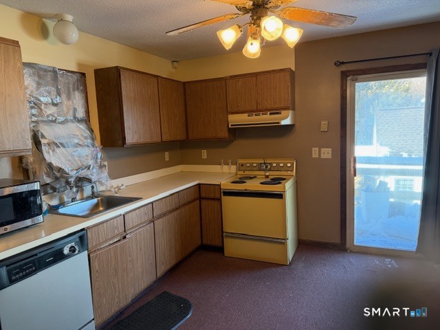 Photo 1 of 483 Cestnut Hill Avenue, Waterbury, CT