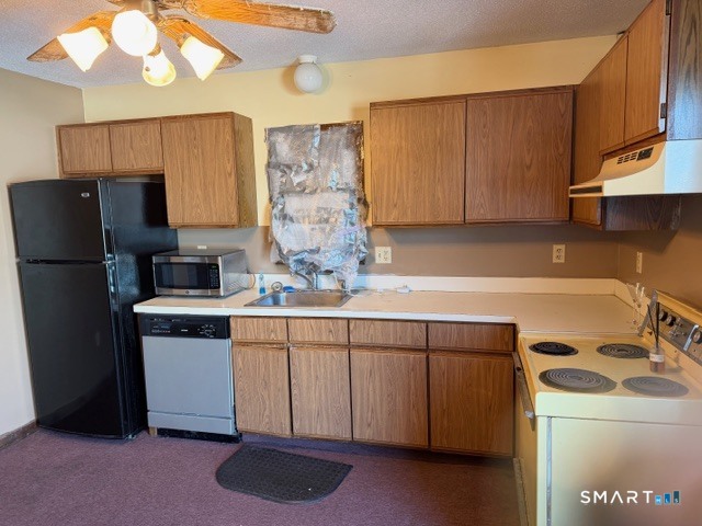 Photo 2 of 483 Cestnut Hill Avenue, Waterbury, CT