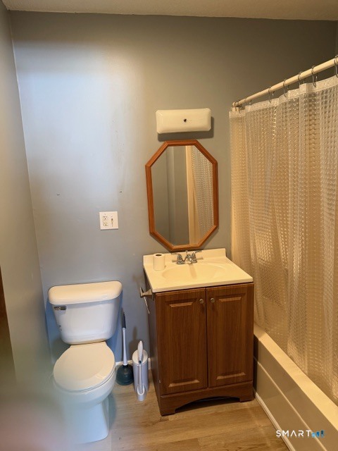 Photo 6 of 483 Cestnut Hill Avenue, Waterbury, CT