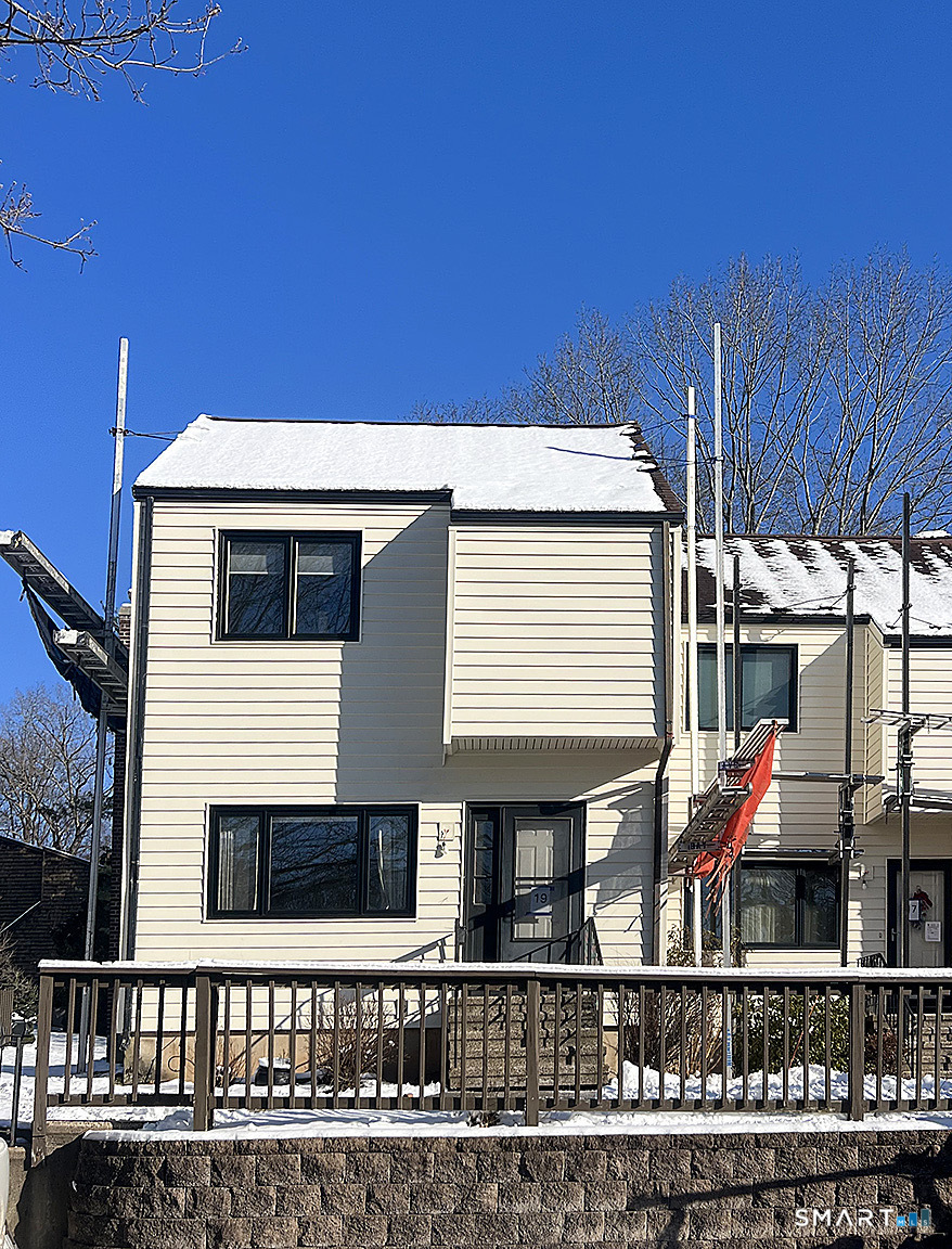 Homes for sale in Branford, CT | 19 Hampton Park #19, Branford, CT 06405 | MLS# 24147737