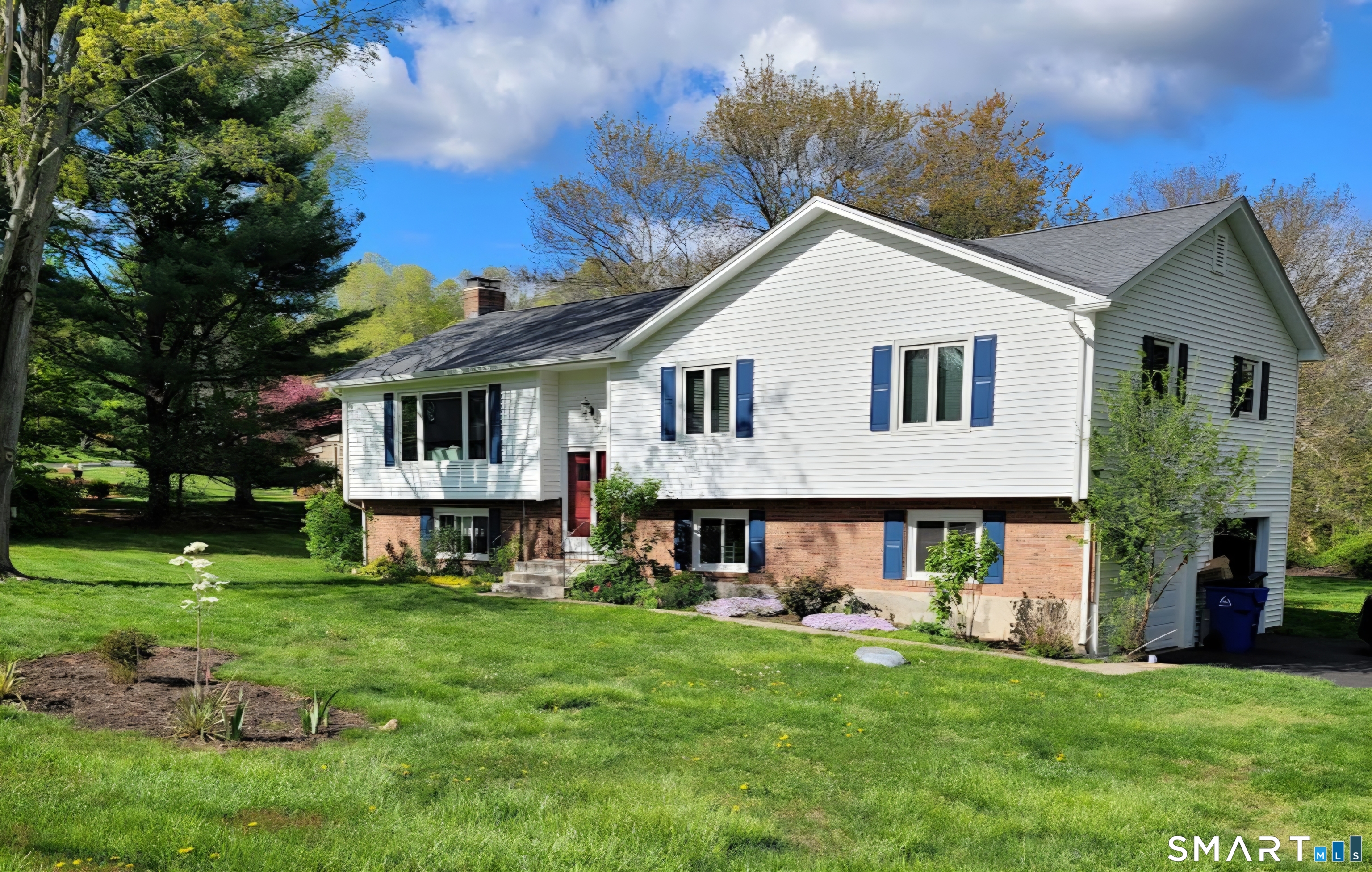 Homes for sale in Simsbury, CT | 2 Lionel Dr, Simsbury, CT 06070 | MLS# 24150201