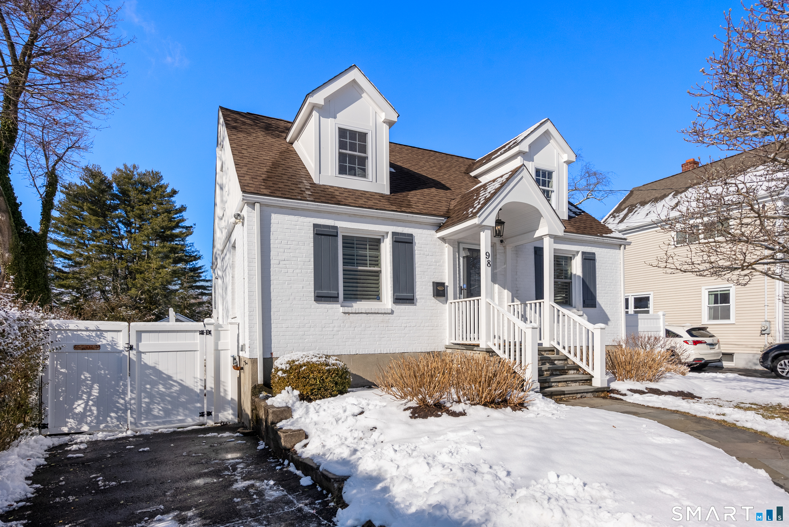 Photo 2 of 98 Cambridge Street, Fairfield, CT