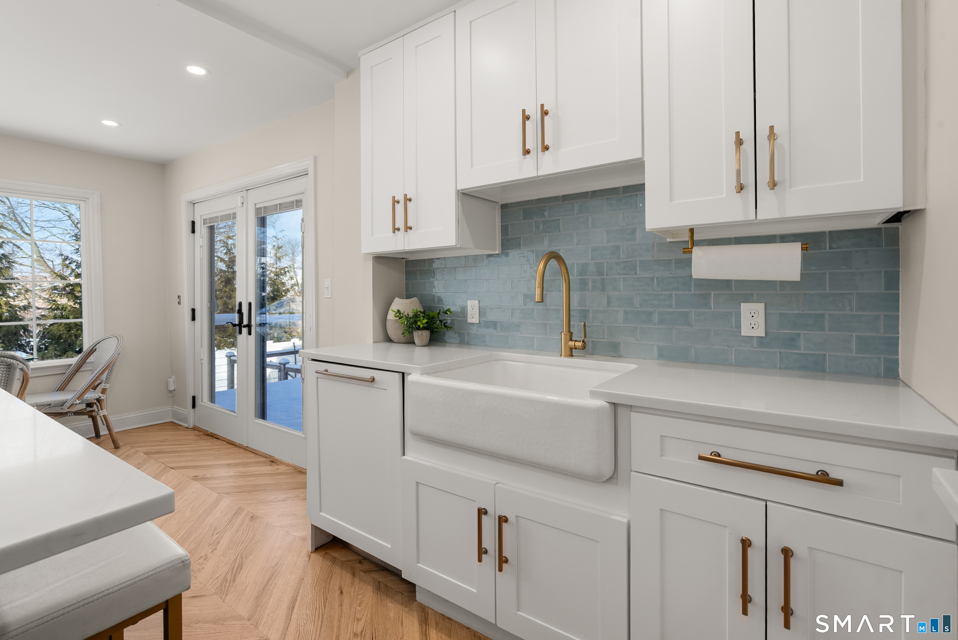 Photo 13 of 98 Cambridge Street, Fairfield, CT