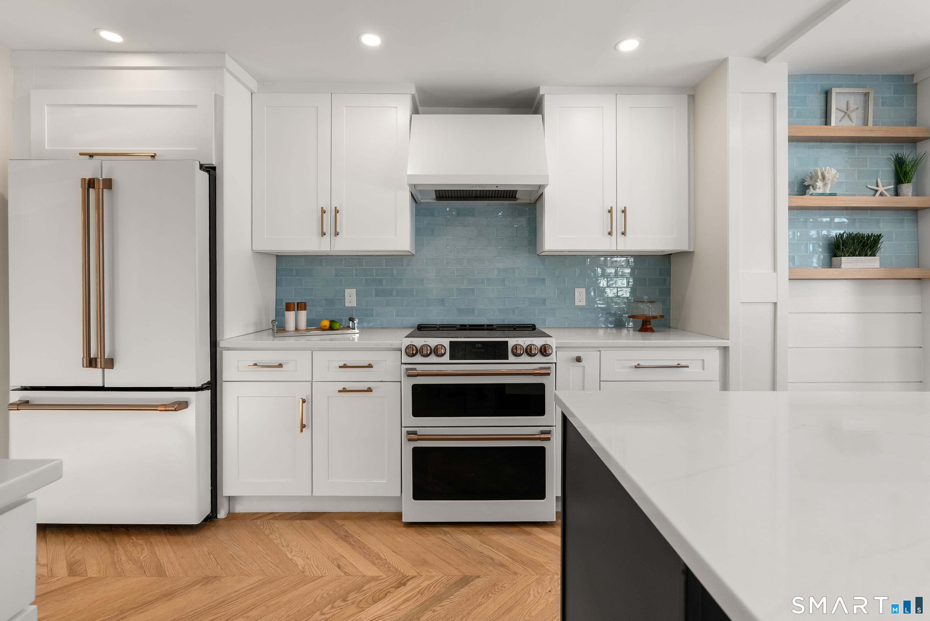 Photo 12 of 98 Cambridge Street, Fairfield, CT