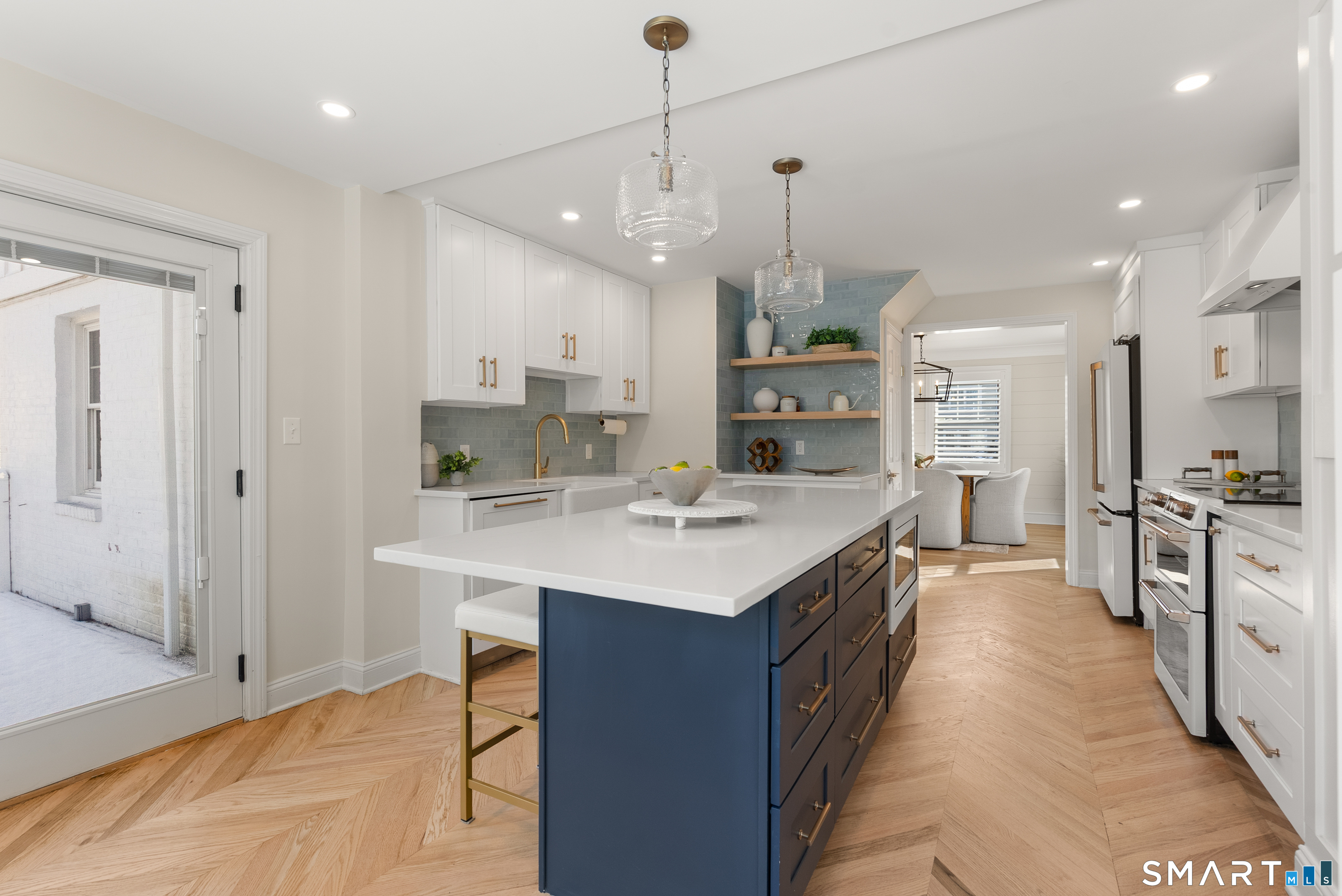 Photo 16 of 98 Cambridge Street, Fairfield, CT