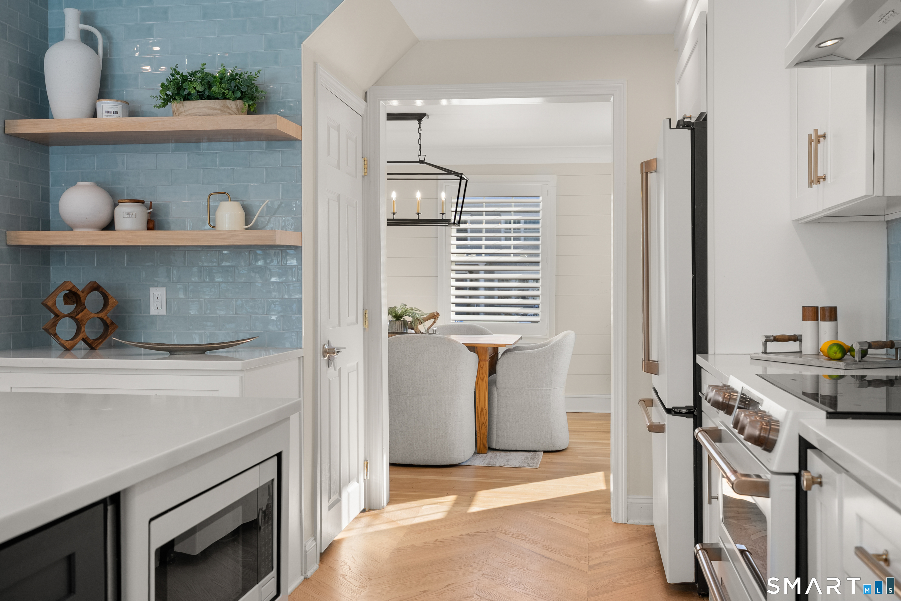 Photo 21 of 98 Cambridge Street, Fairfield, CT