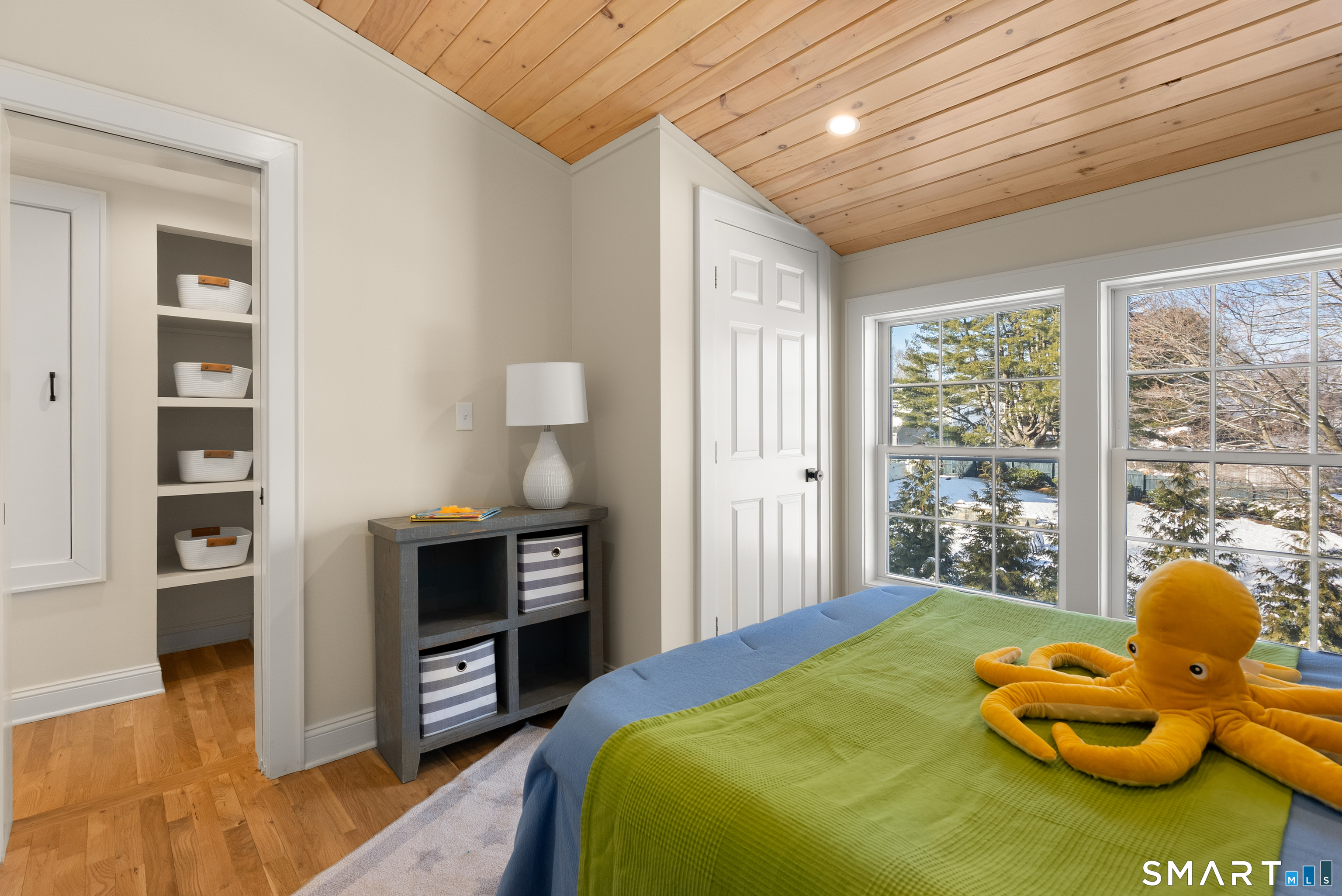 Photo 31 of 98 Cambridge Street, Fairfield, CT