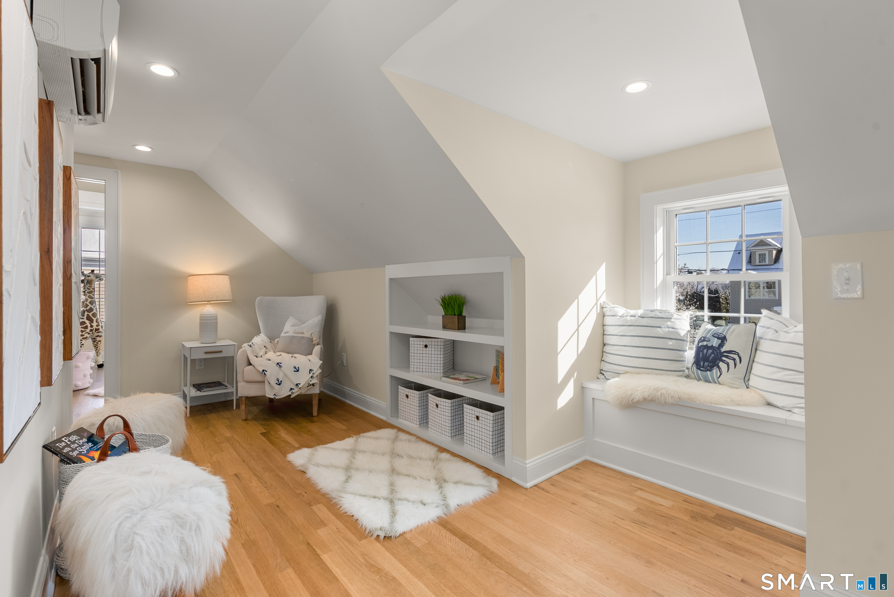 Photo 33 of 98 Cambridge Street, Fairfield, CT