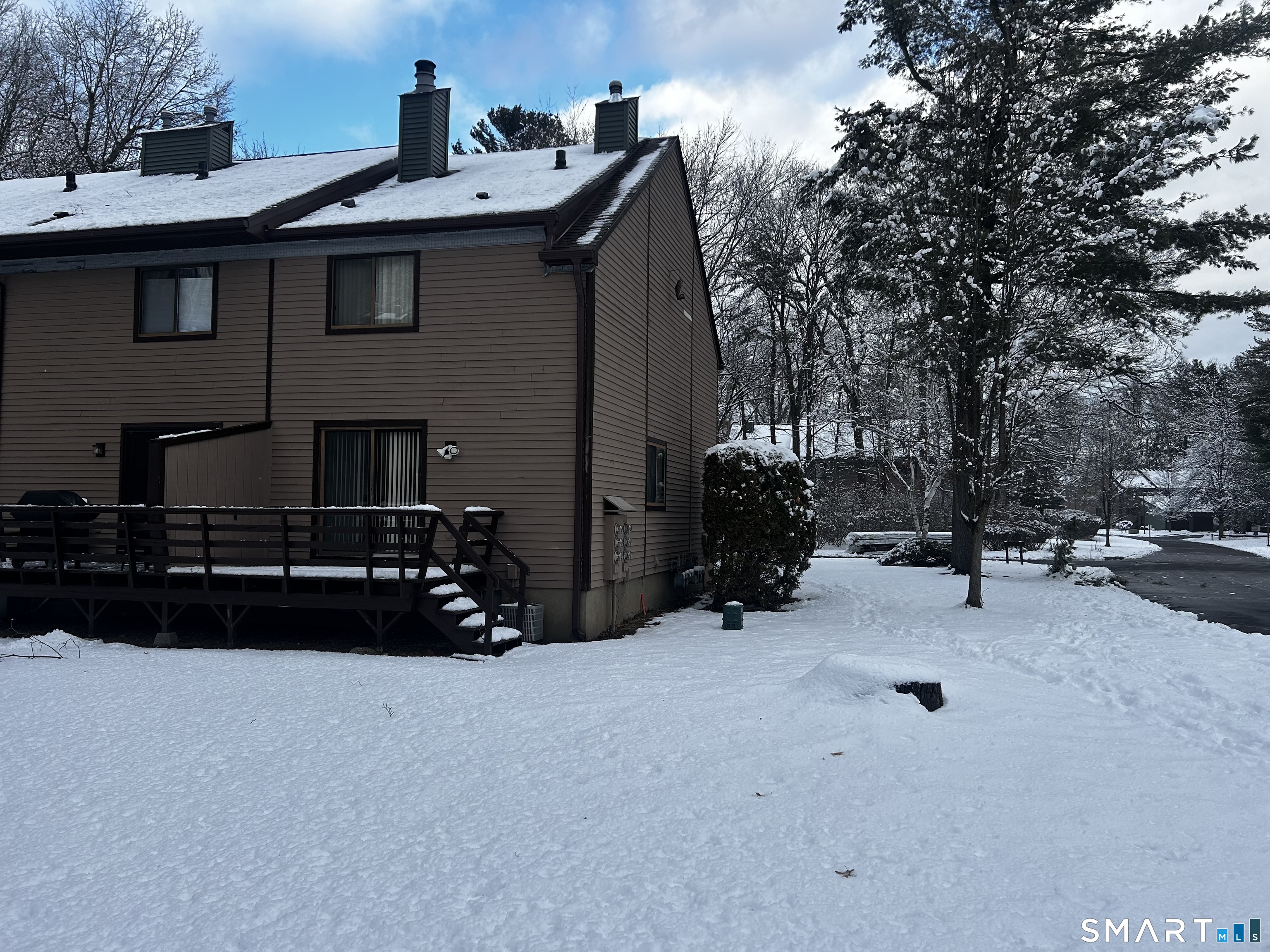 Photo 3 of 151 Wynwood Drive, Enfield, CT