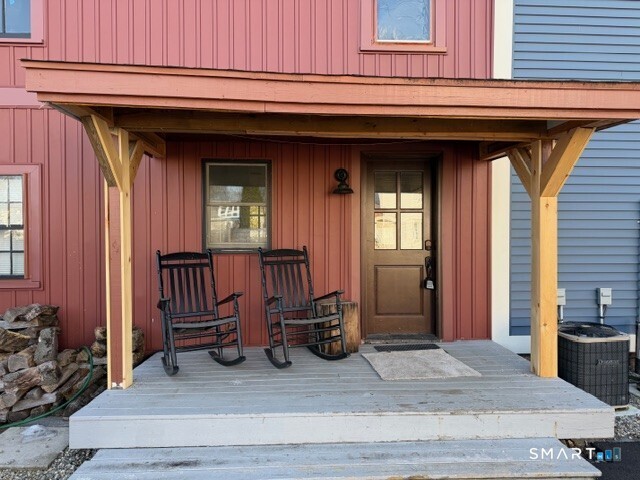 Homes for sale in Glastonbury, CT | 298 Naubuc Ave, Glastonbury, CT 06033 | MLS# 24150244