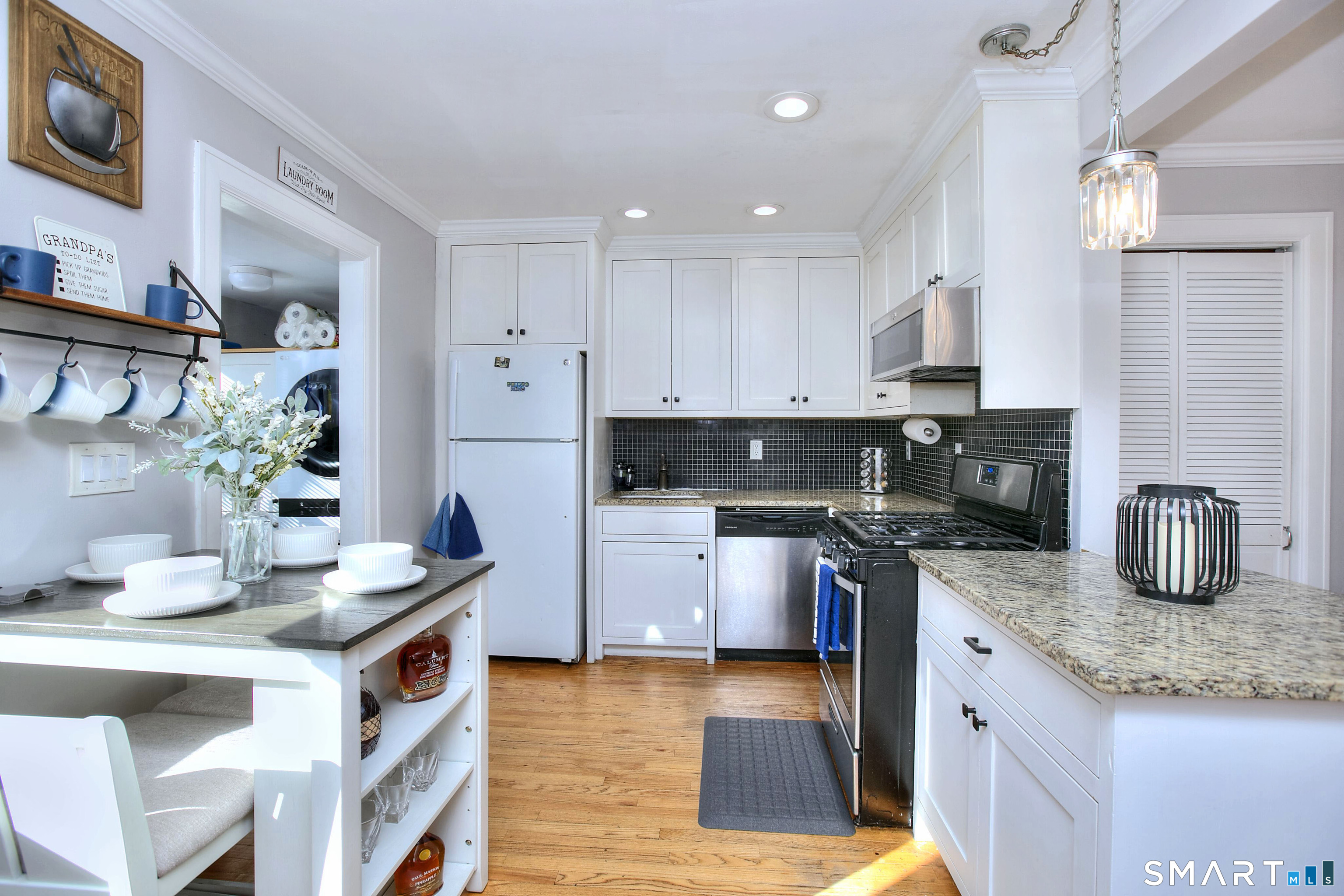 Photo 9 of 425 McKinley Avenue, Stratford, CT